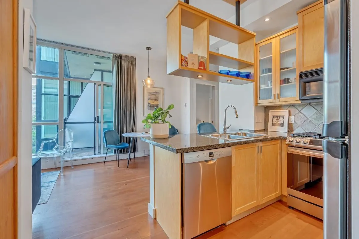 311 2515 Ontario Street