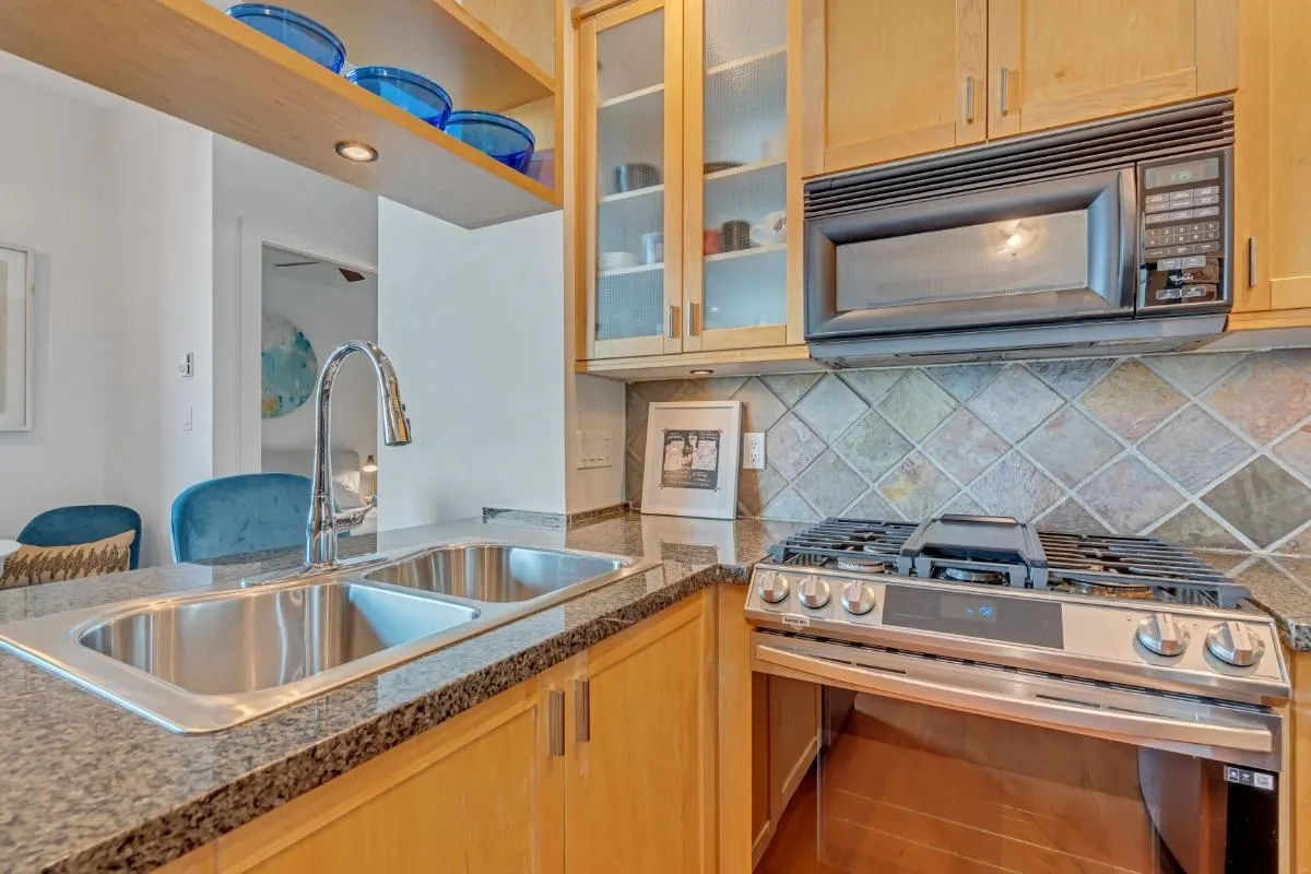 311 2515 Ontario Street