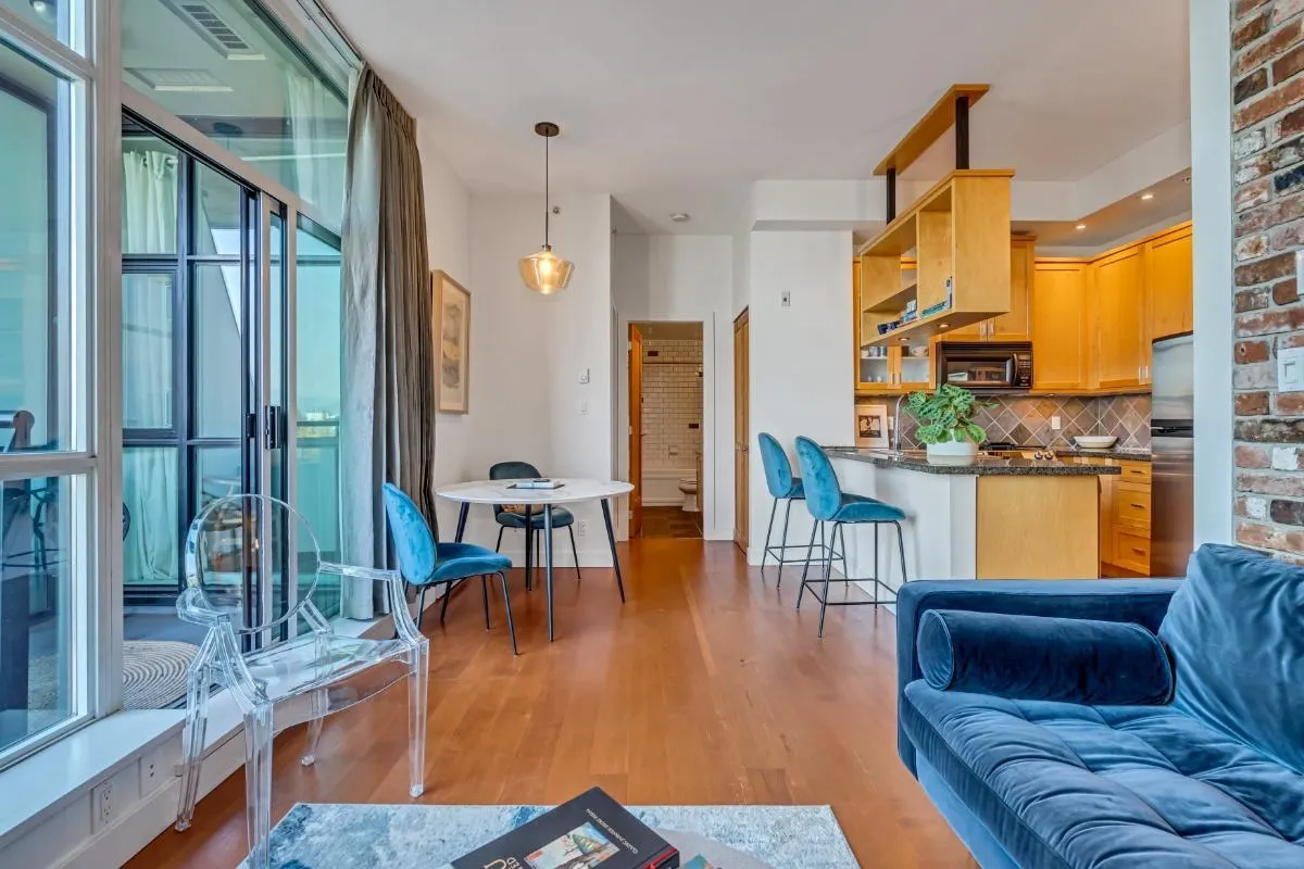 311 2515 Ontario Street