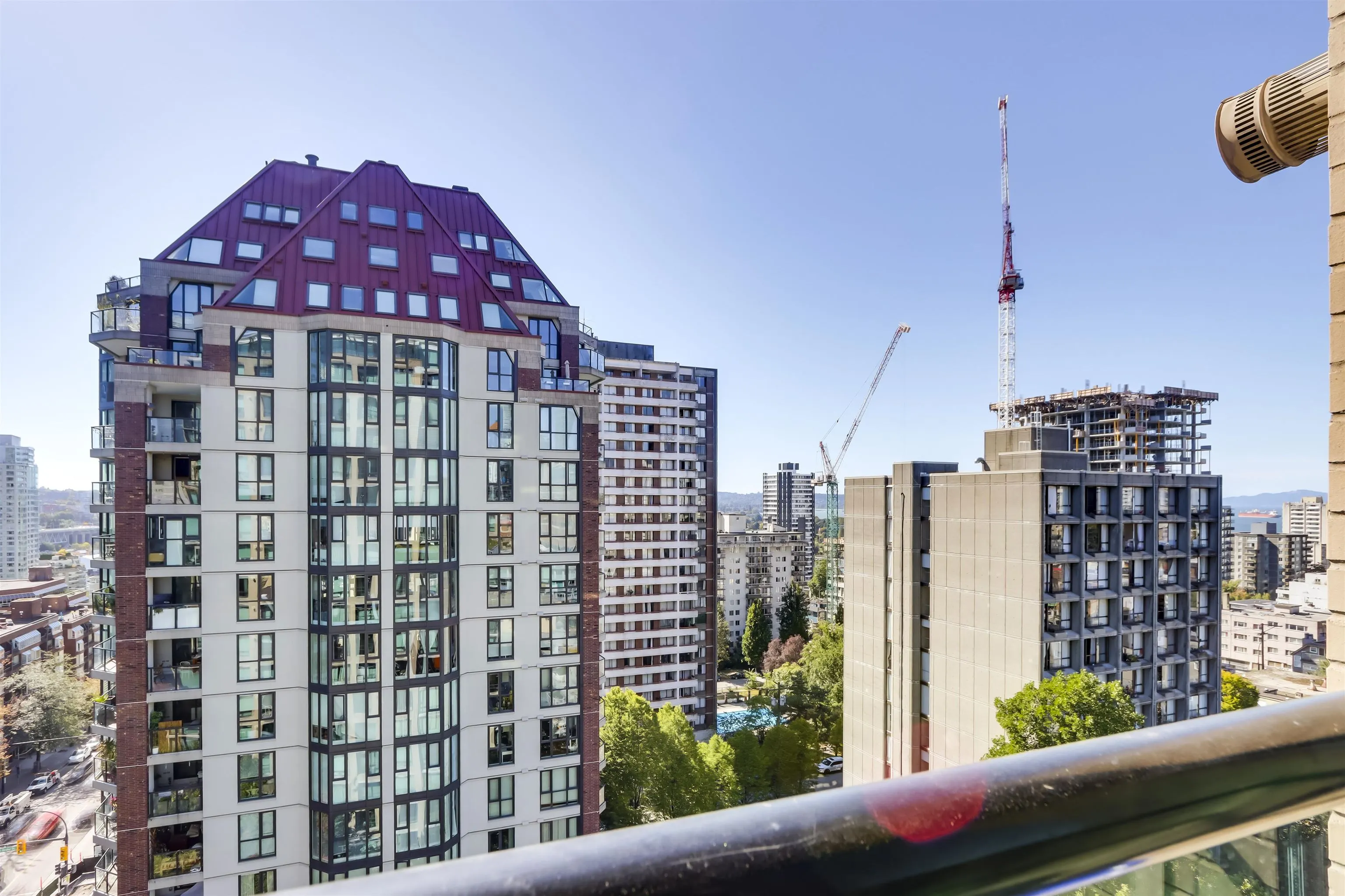 1406 1003 Burnaby Street