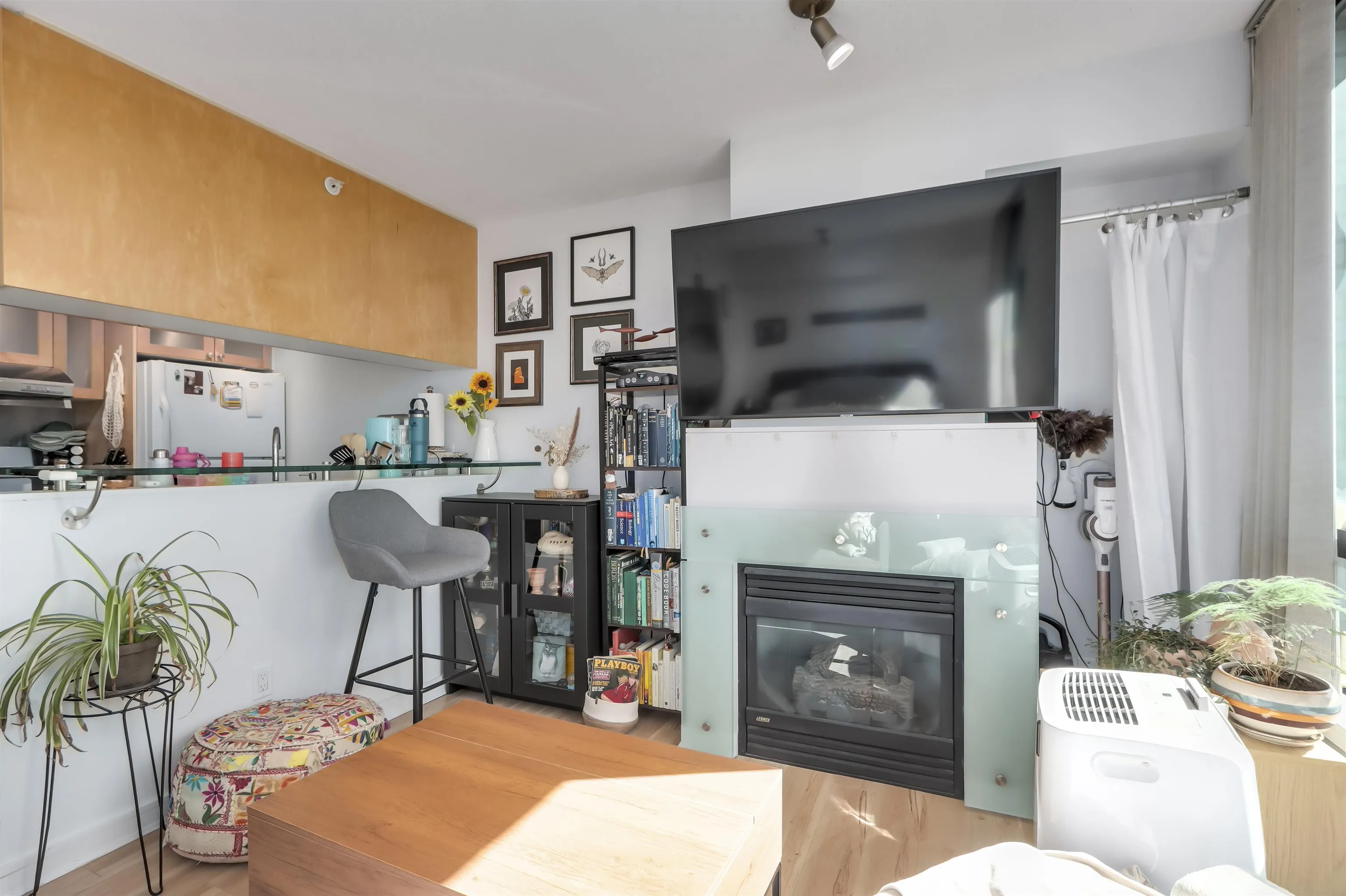1406 1003 Burnaby Street
