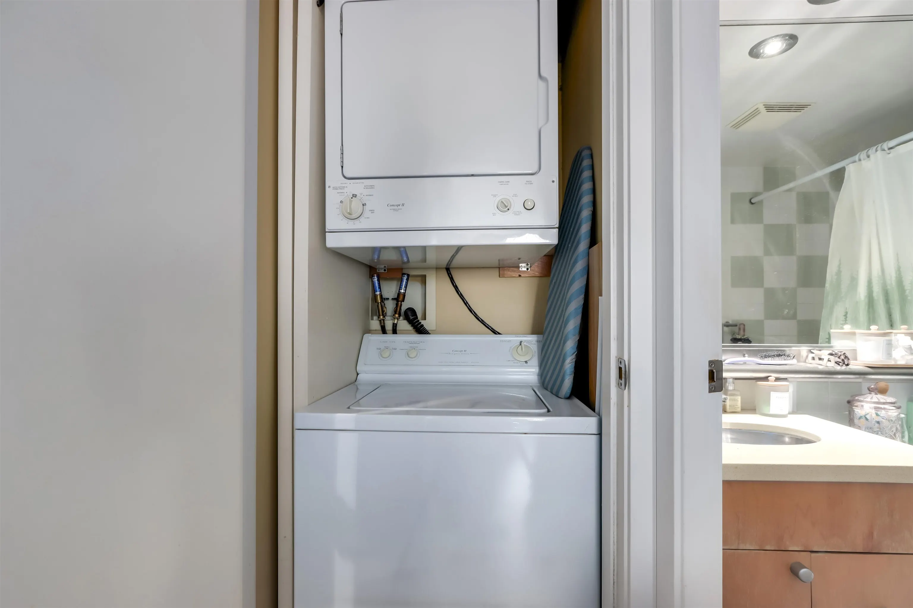 1406 1003 Burnaby Street