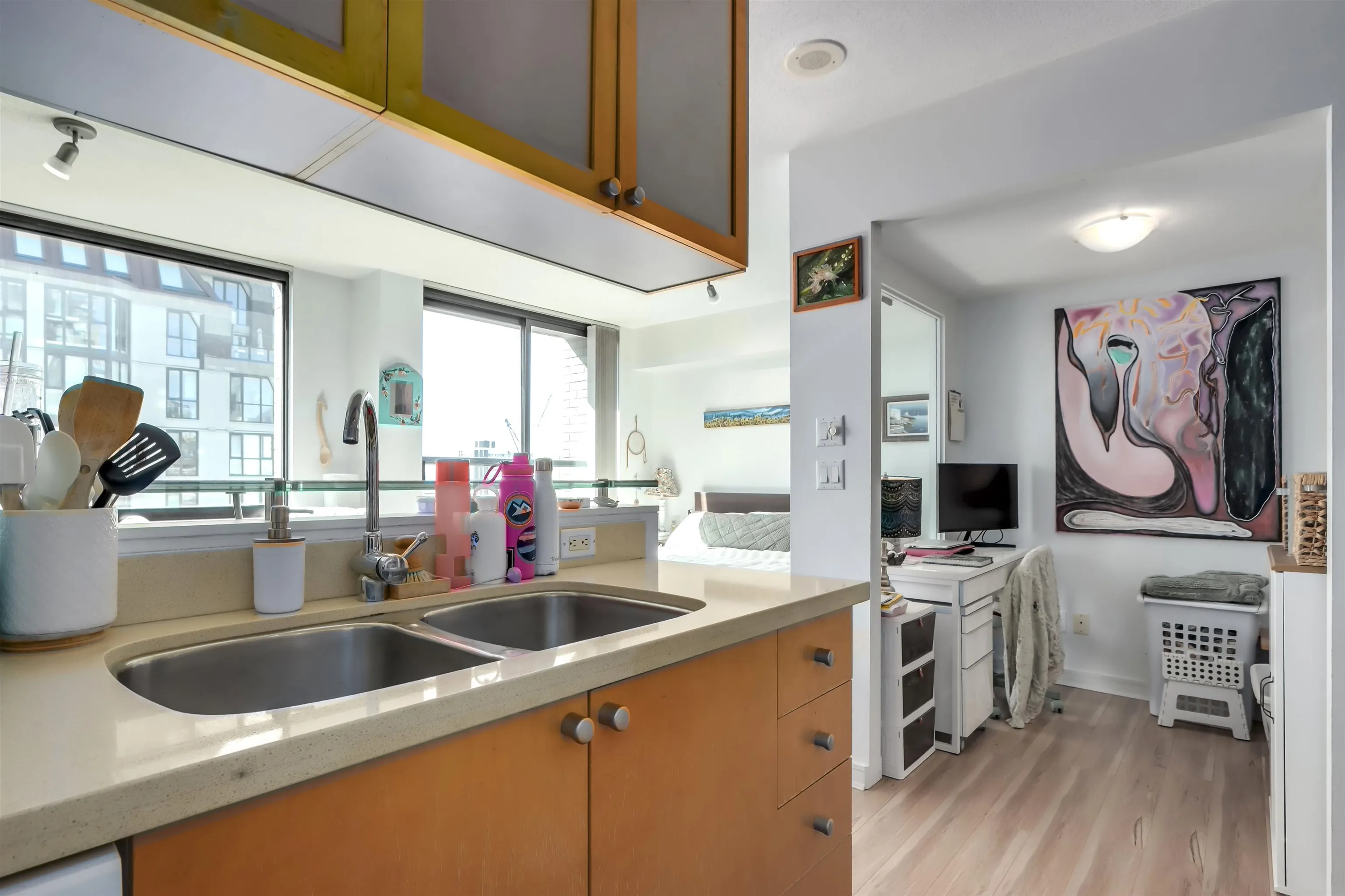 1406 1003 Burnaby Street