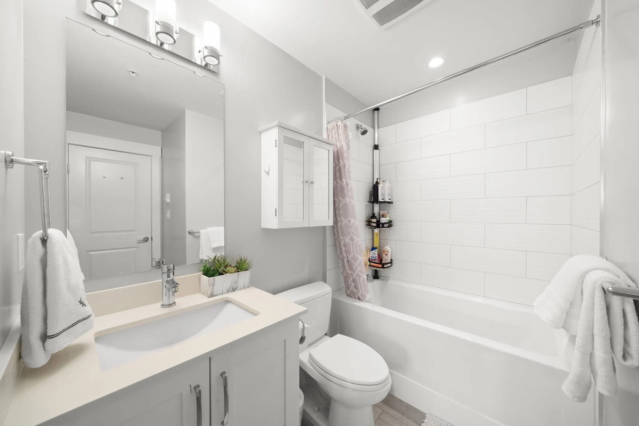 419 20728 Willoughby Town Centre Drive