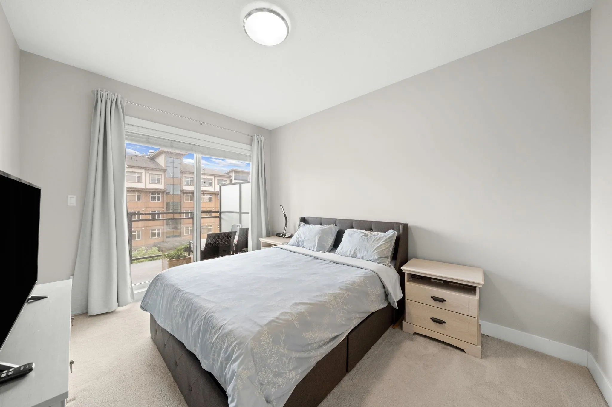 419 20728 Willoughby Town Centre Drive