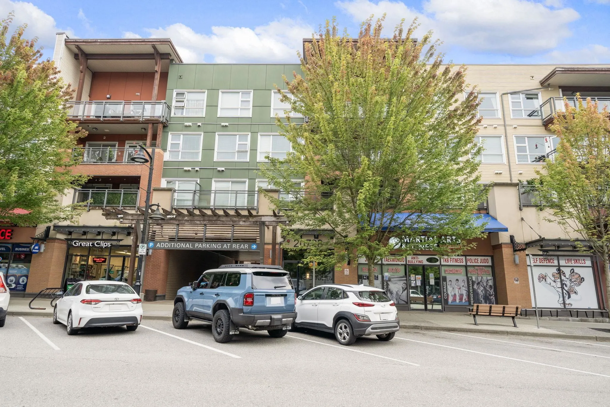 419 20728 Willoughby Town Centre Drive