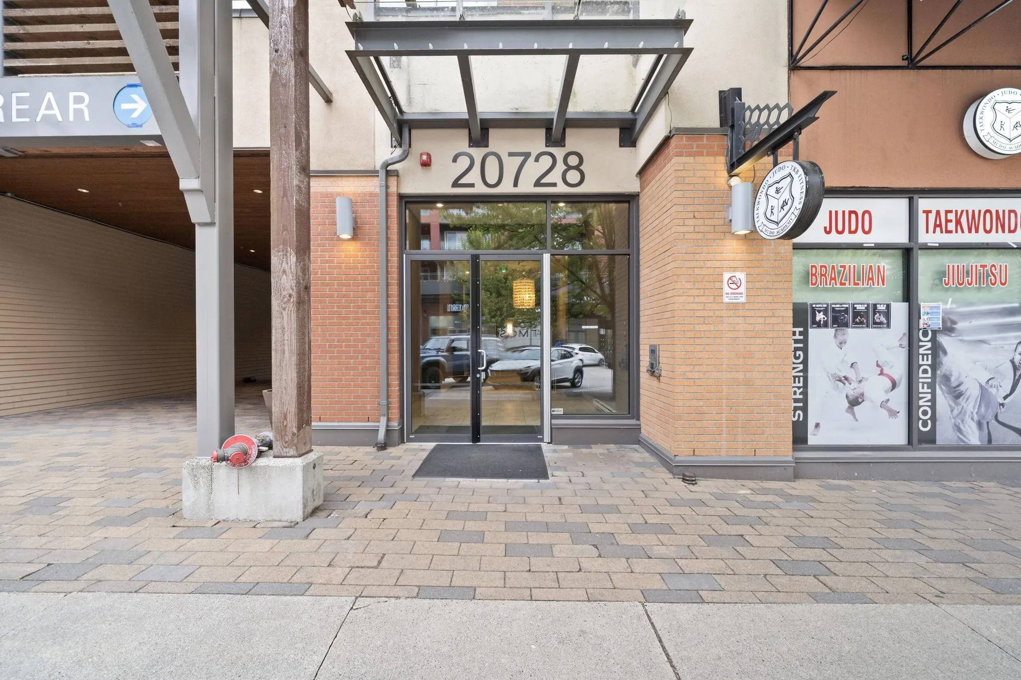 419 20728 Willoughby Town Centre Drive