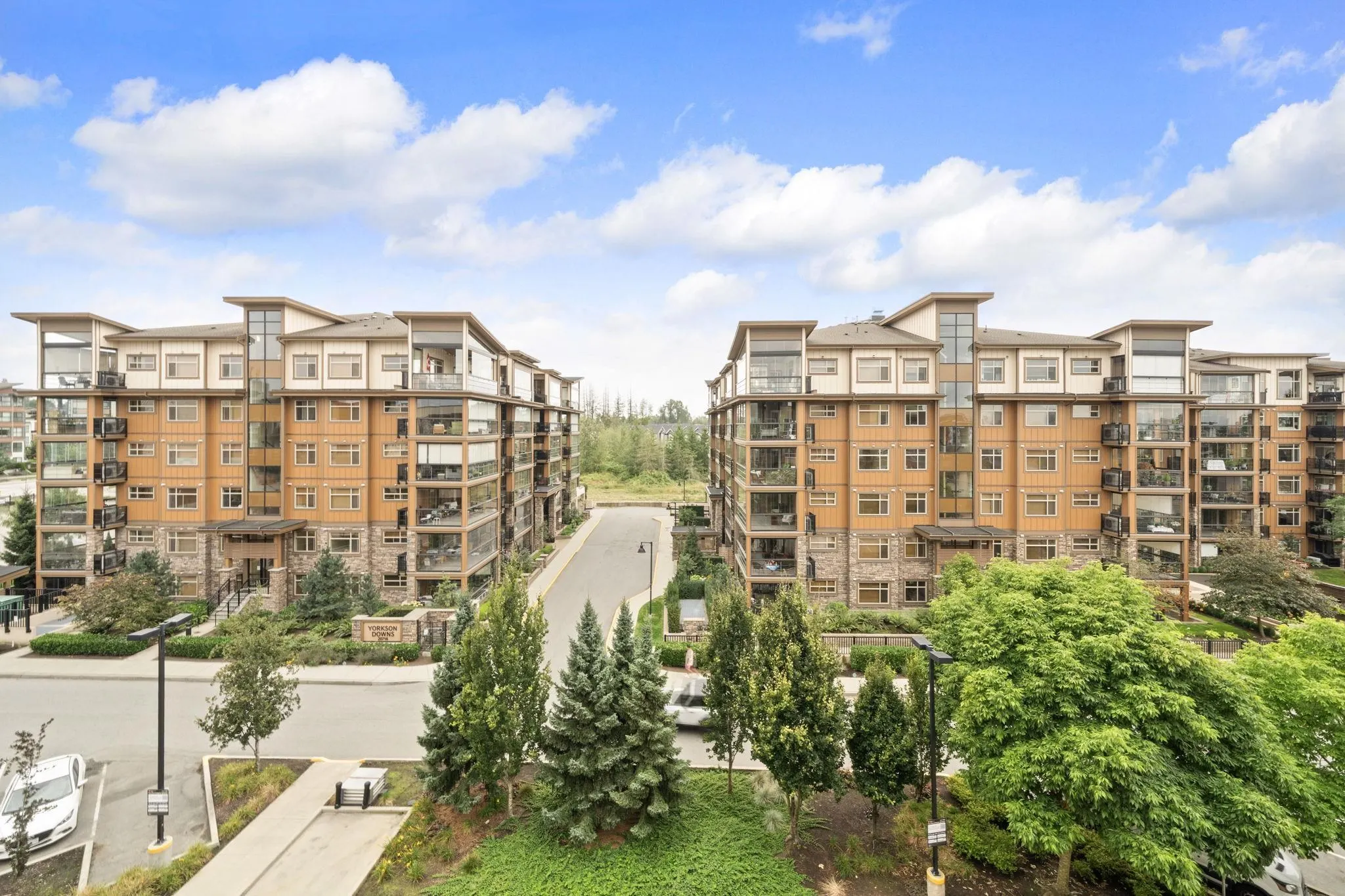 419 20728 Willoughby Town Centre Drive