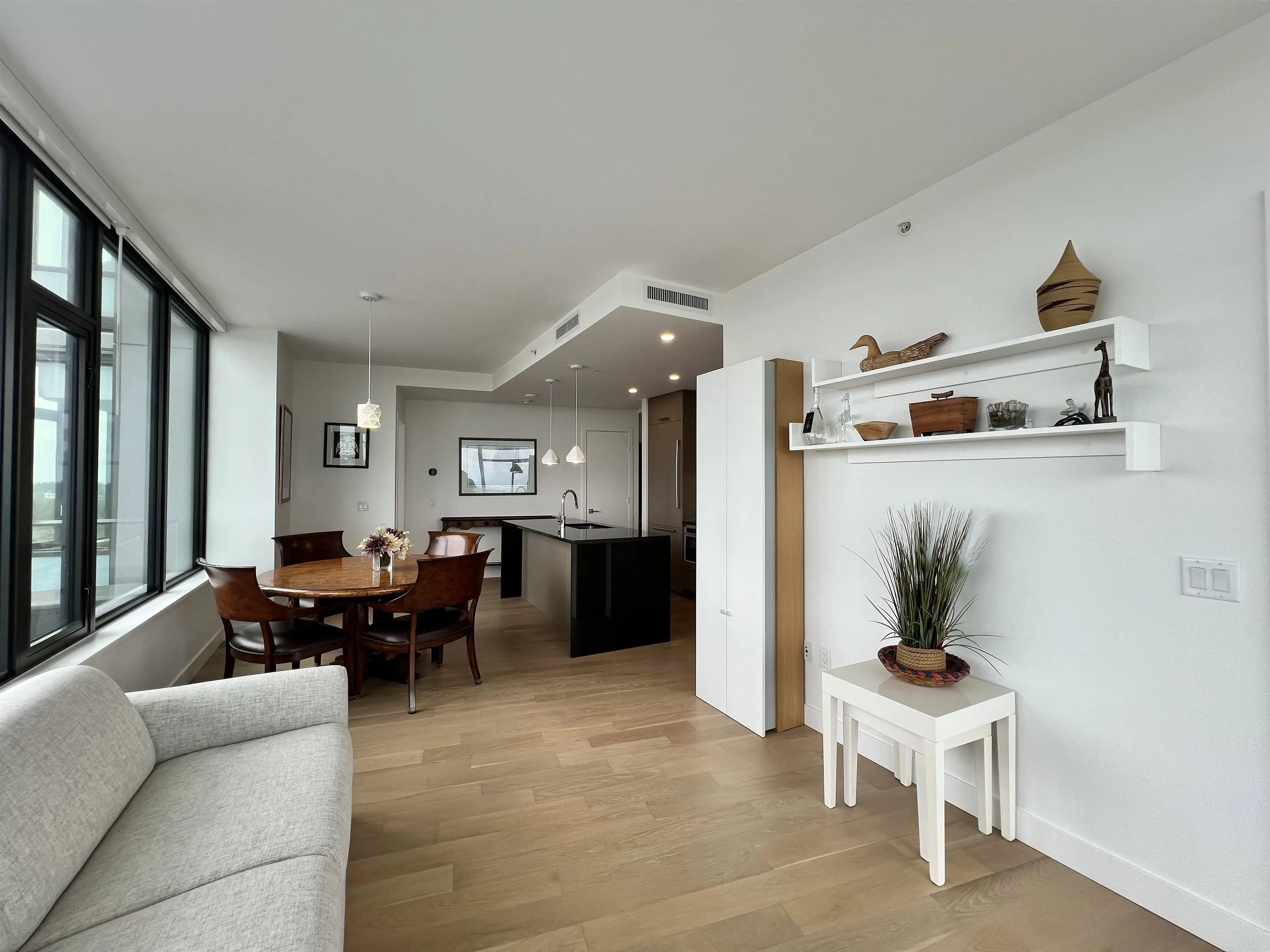 1406 1588 Johnston Road