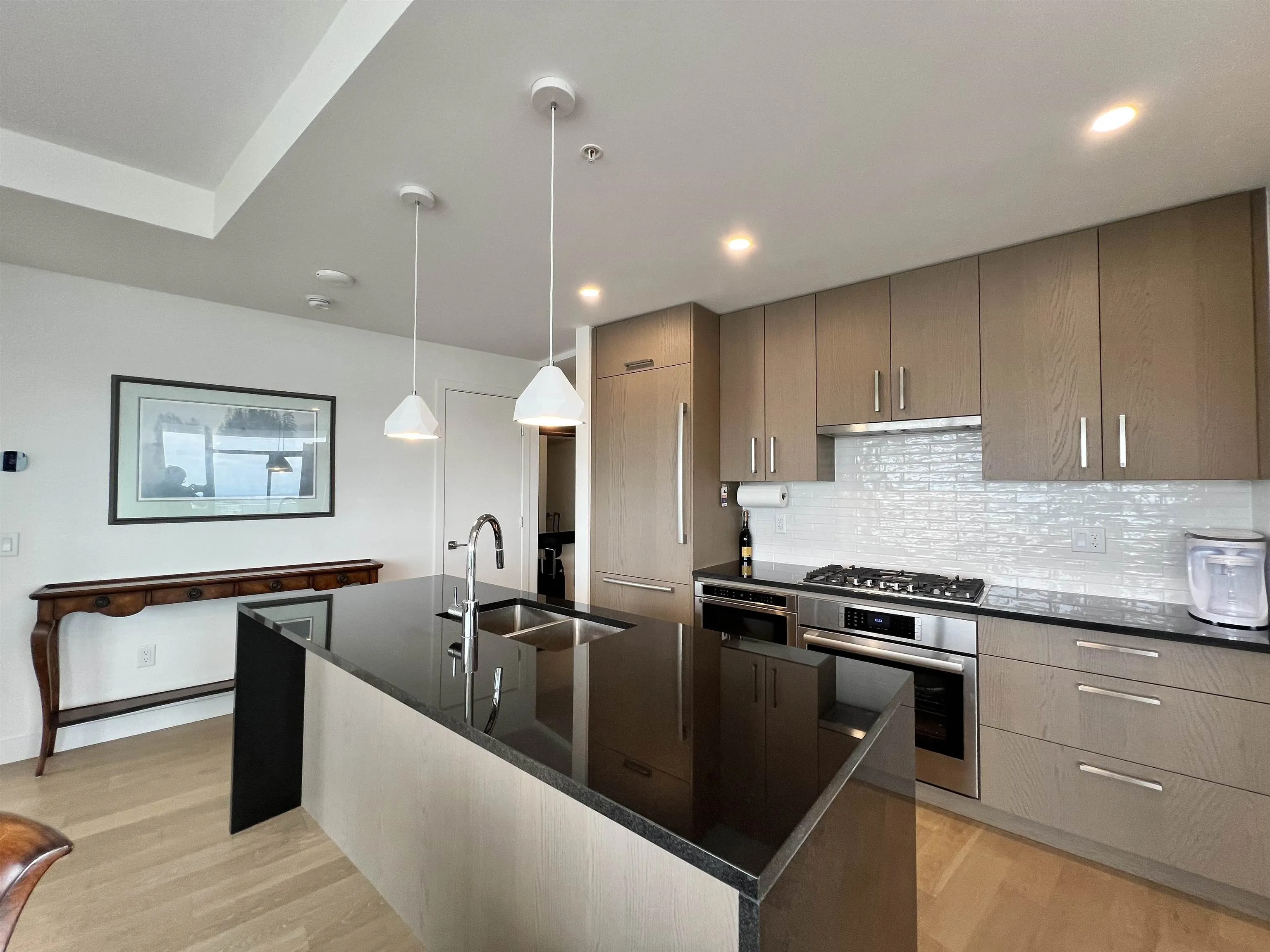 1406 1588 Johnston Road