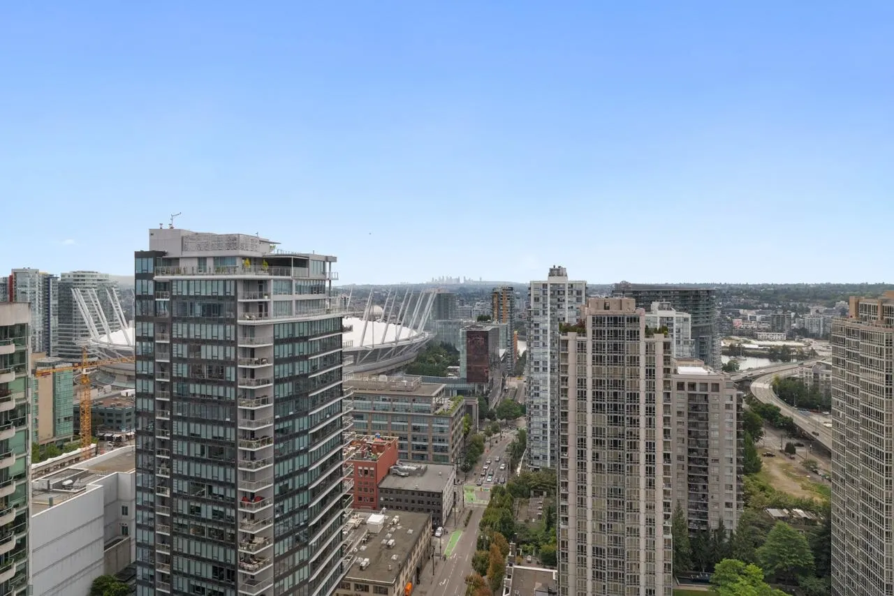 3002 909 Mainland Street