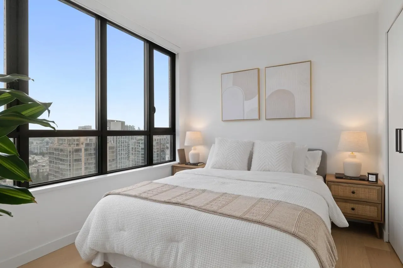 3002 909 Mainland Street