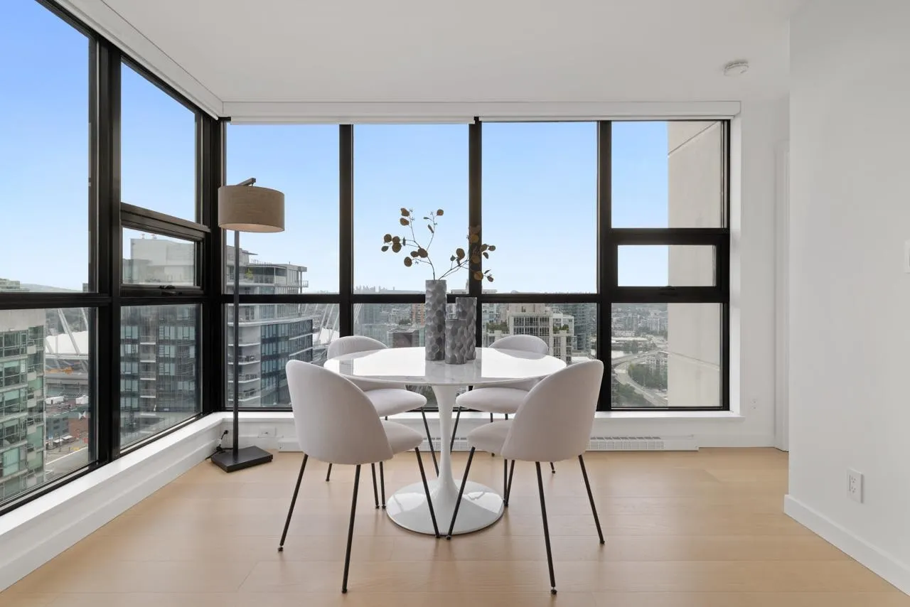 3002 909 Mainland Street