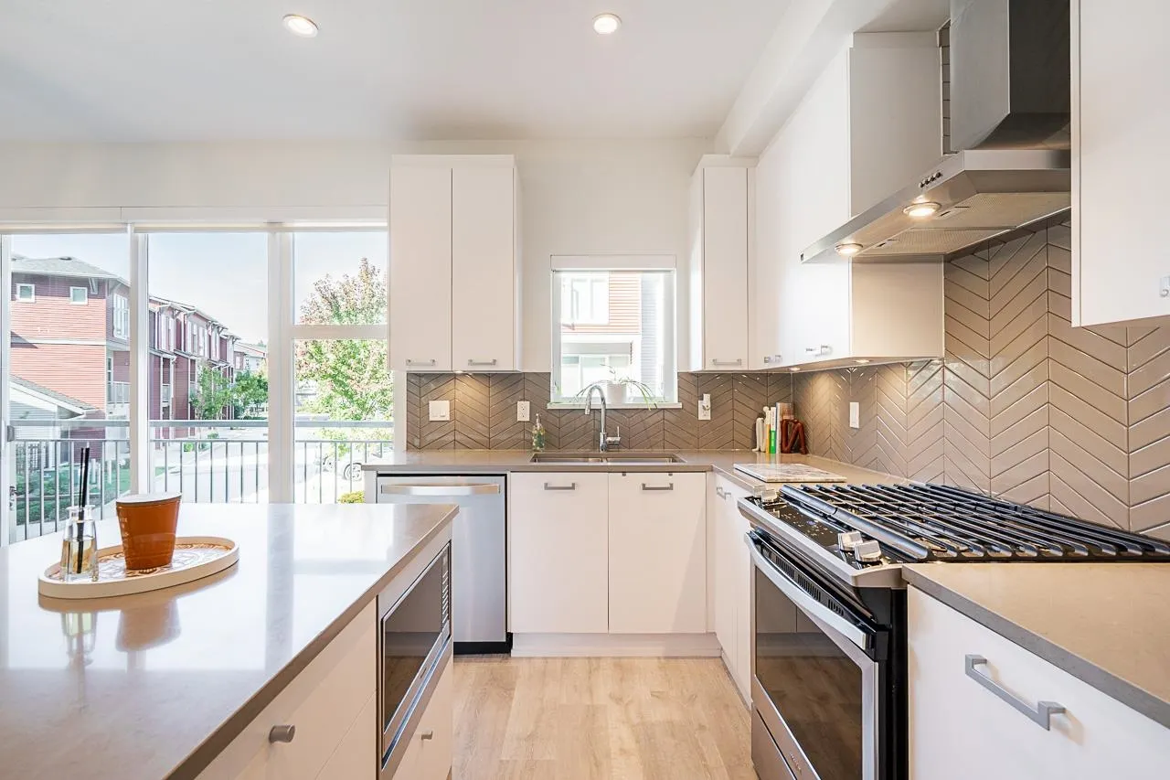 67 24076 112 Avenue