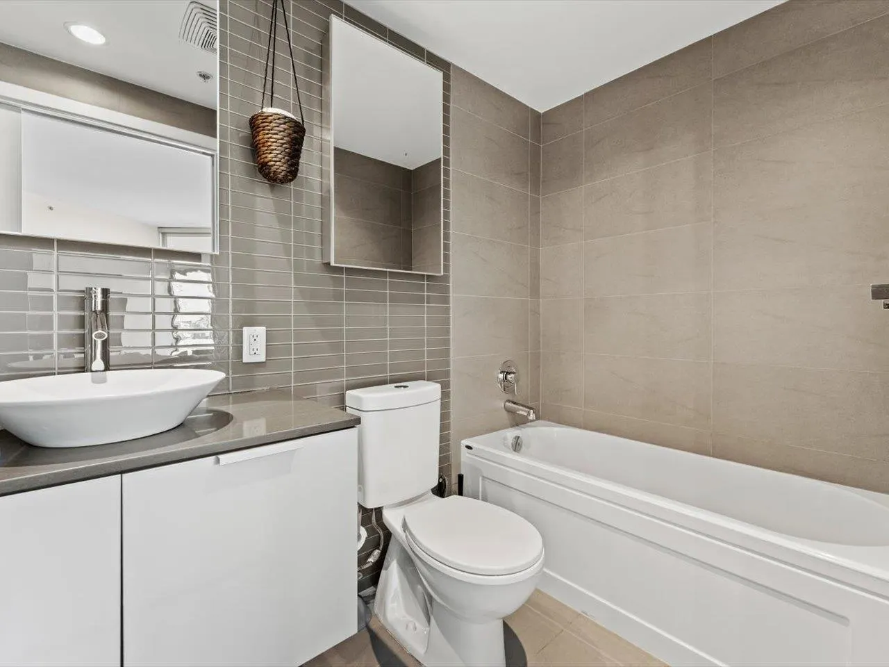 3307 128 W Cordova Street