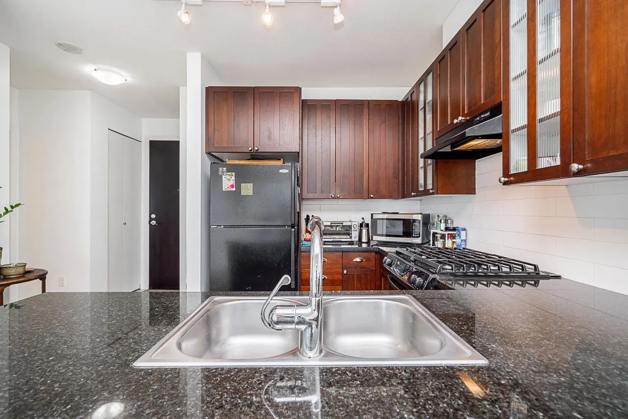 1004 170 W 1st Street