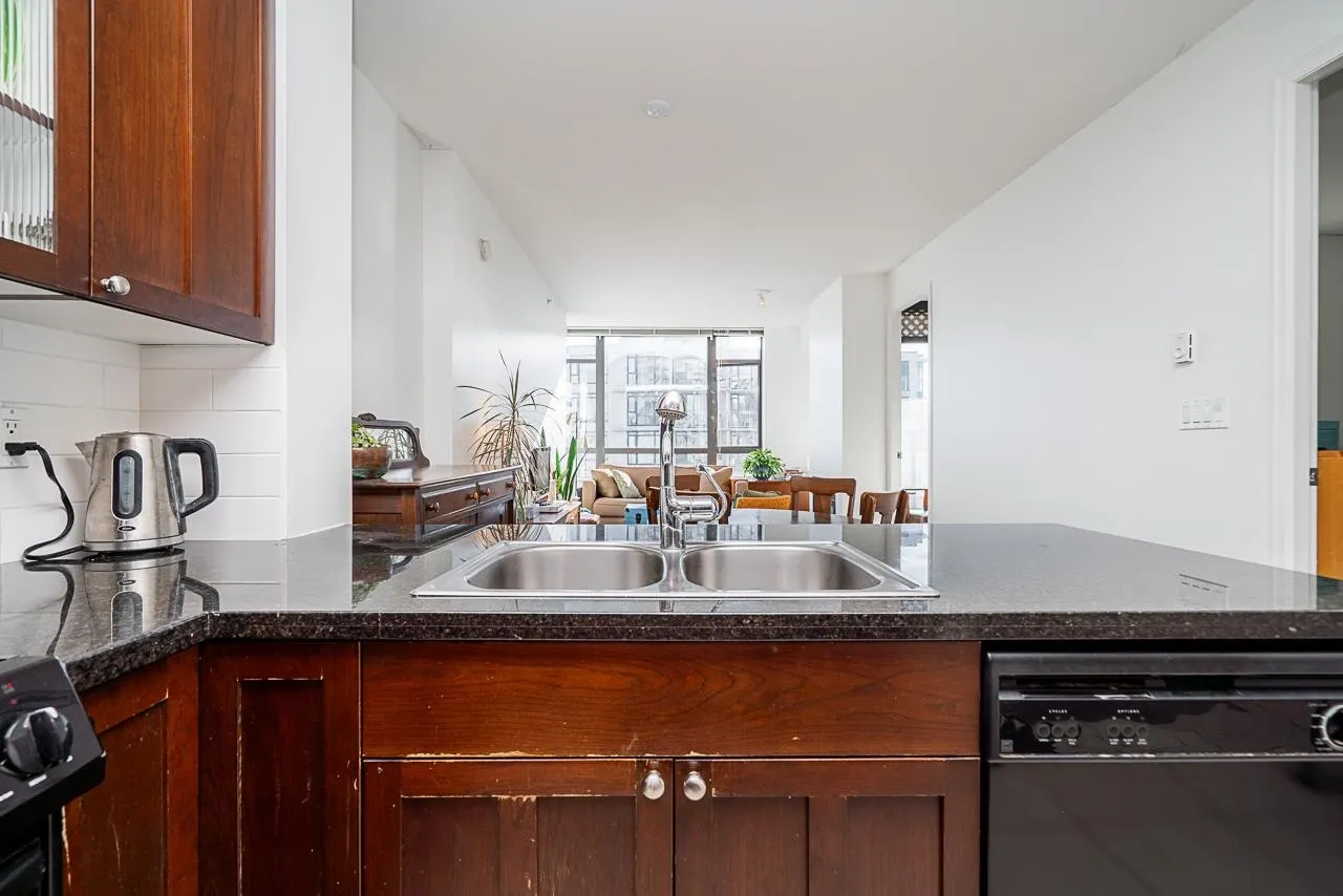 1004 170 W 1st Street