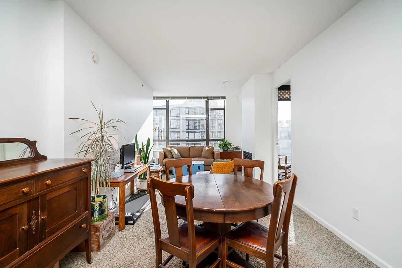 1004 170 W 1st Street