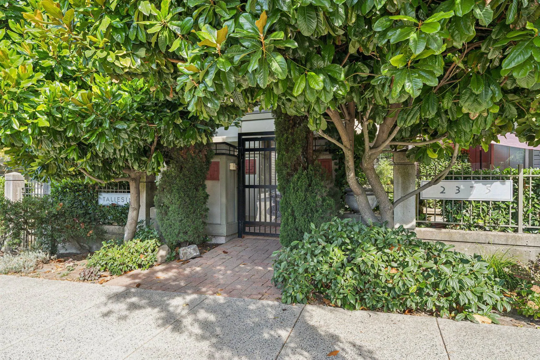 11 2375 W Broadway