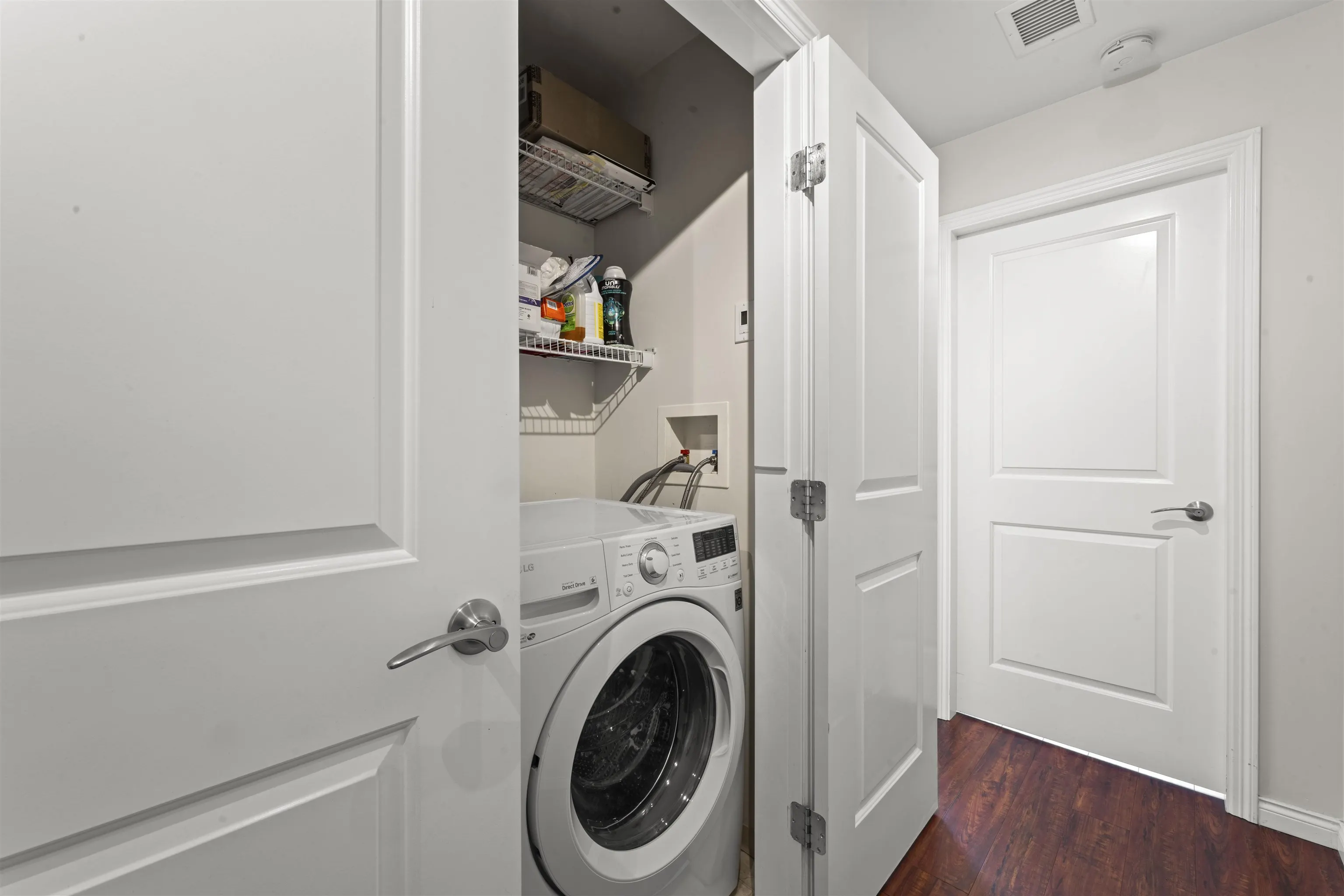 1705 1211 Melville Street