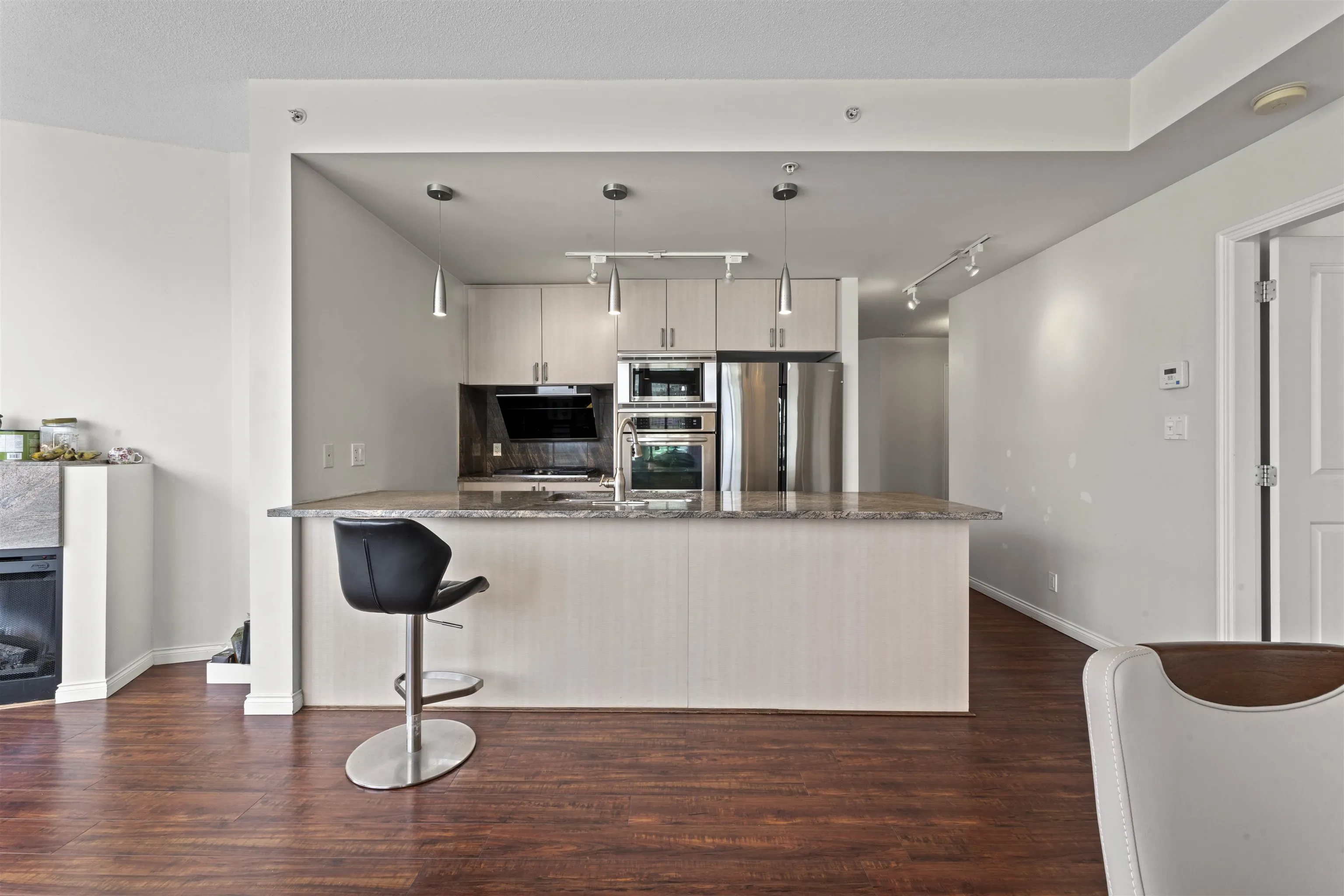 1705 1211 Melville Street