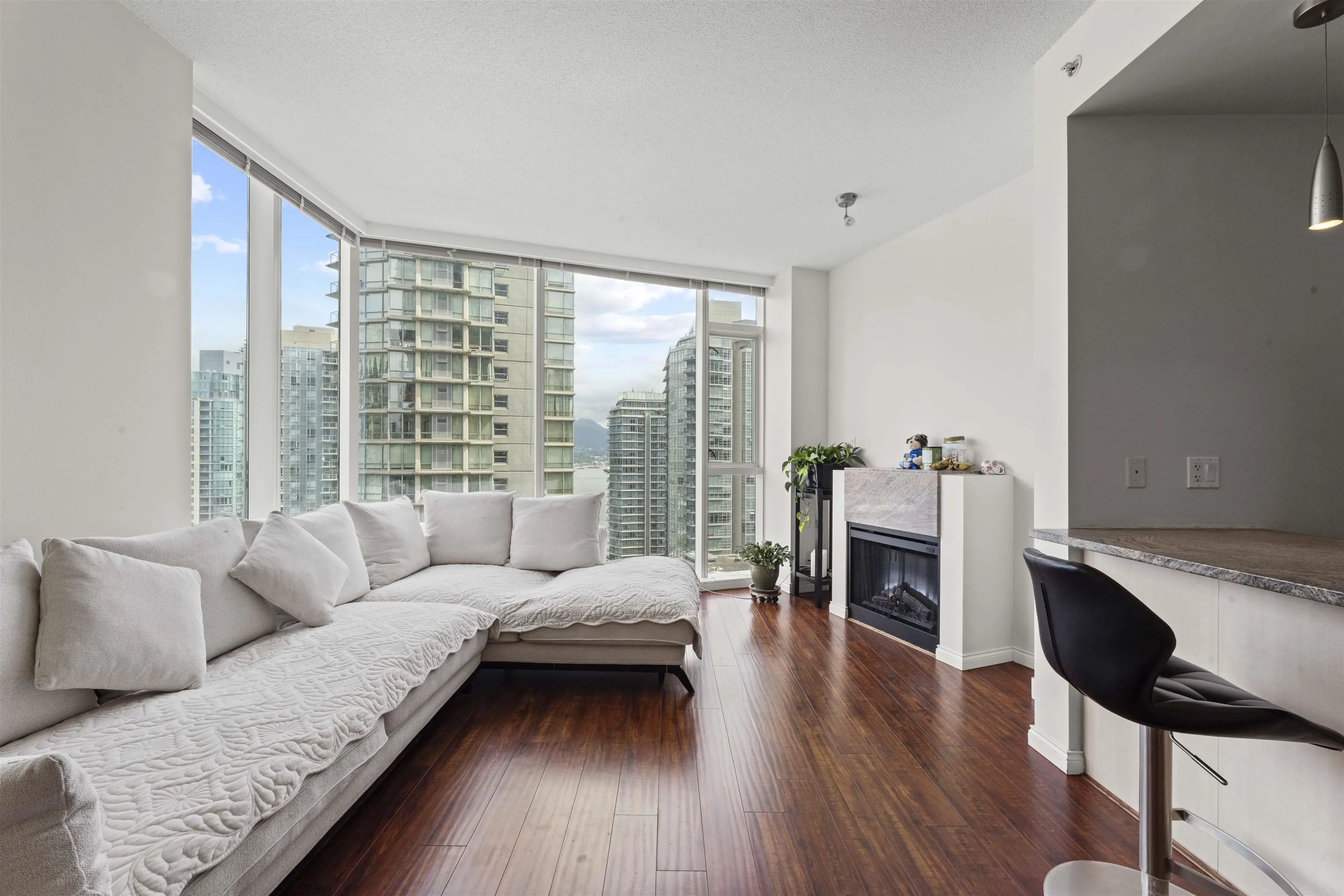 1705 1211 Melville Street