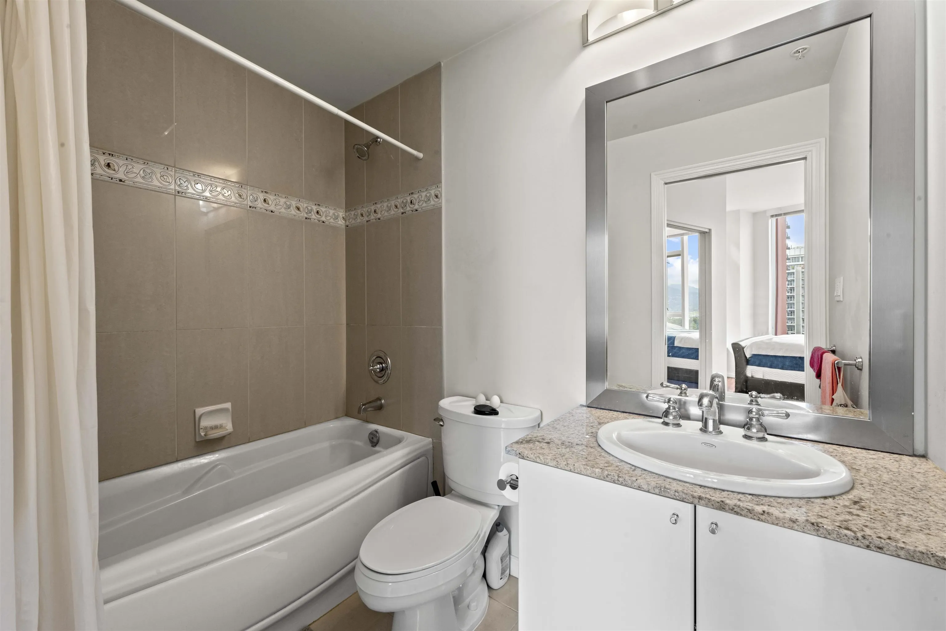 1705 1211 Melville Street