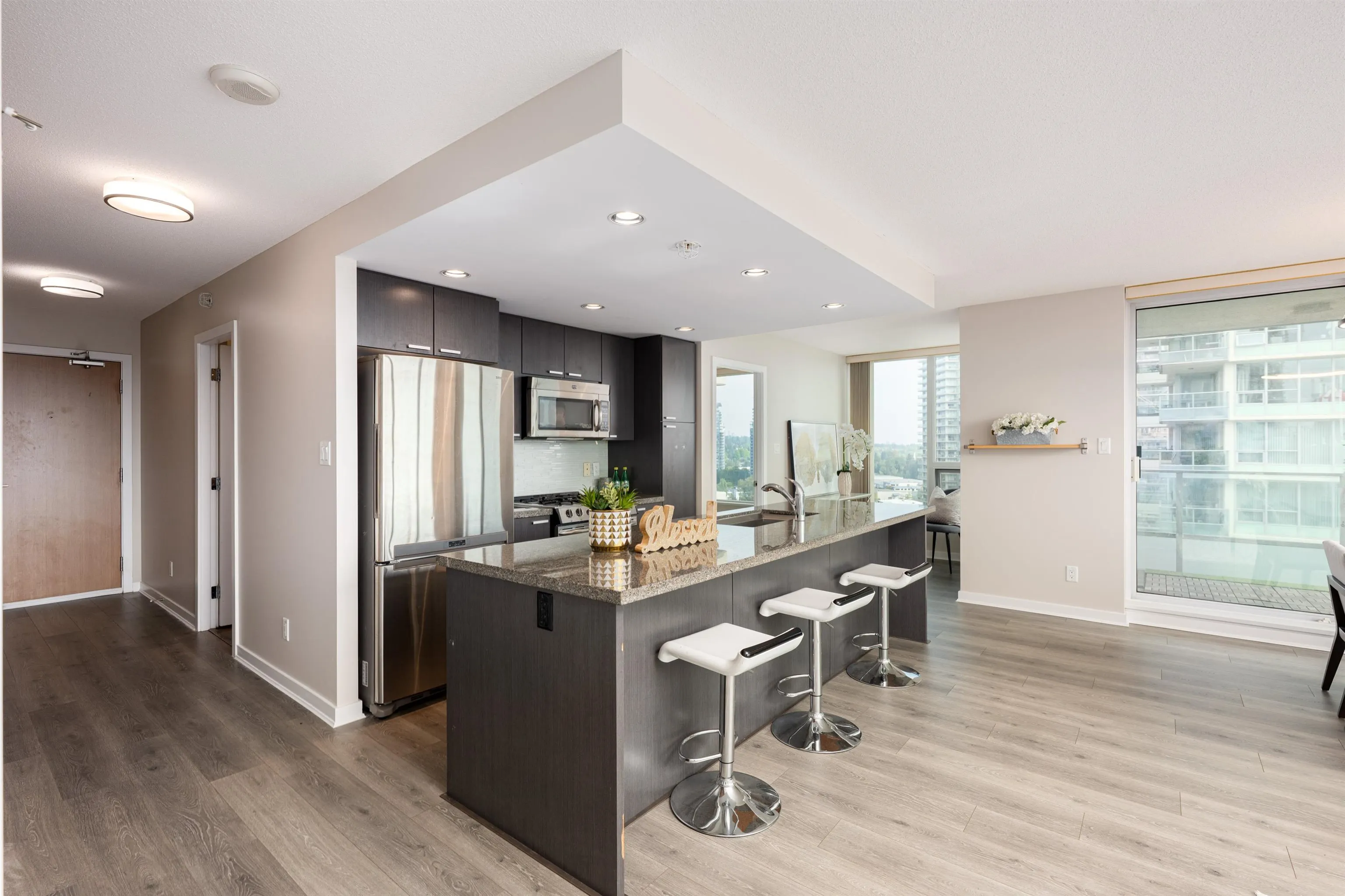 1403 2200 Douglas Road
