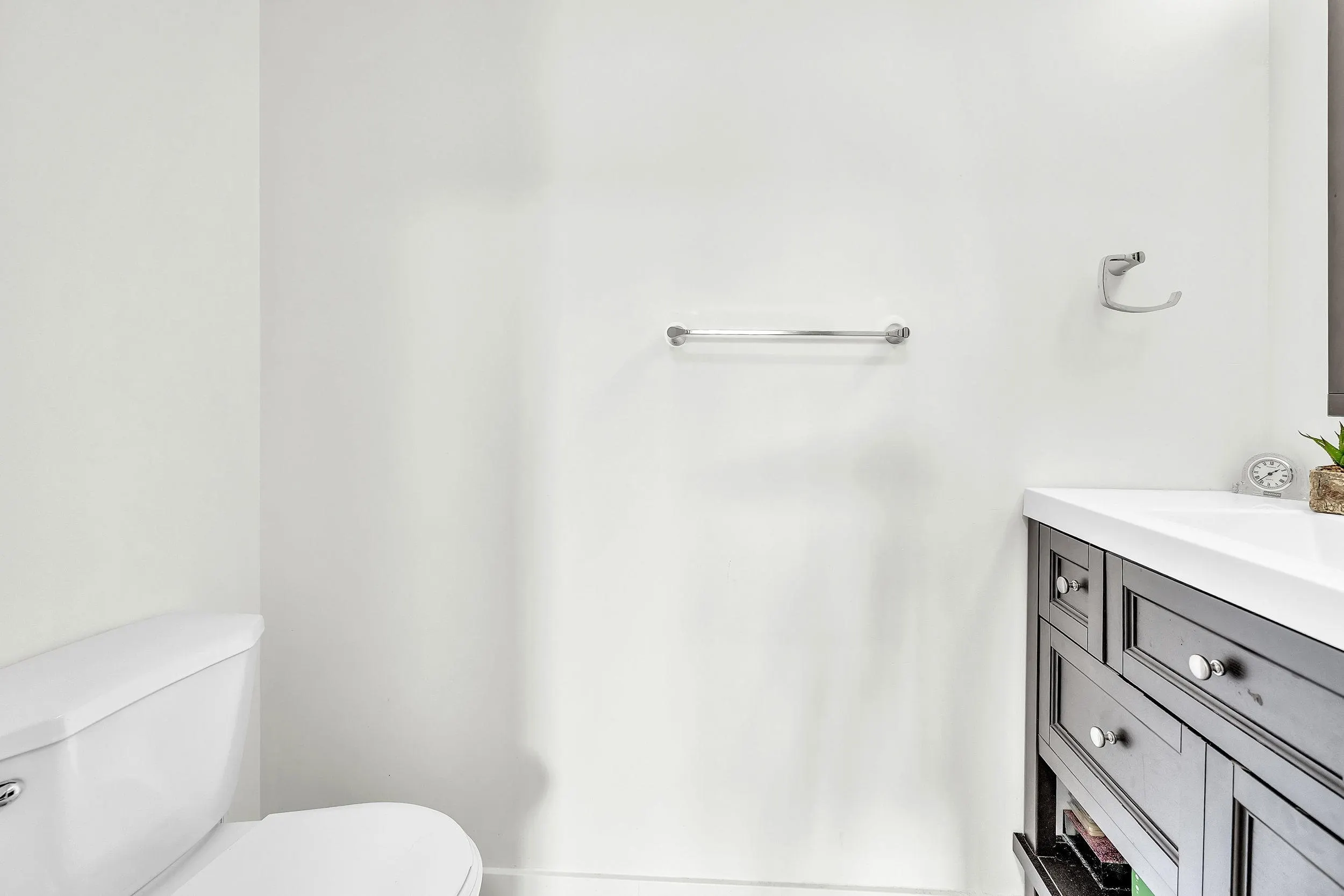 1606 9280 Salish Court
