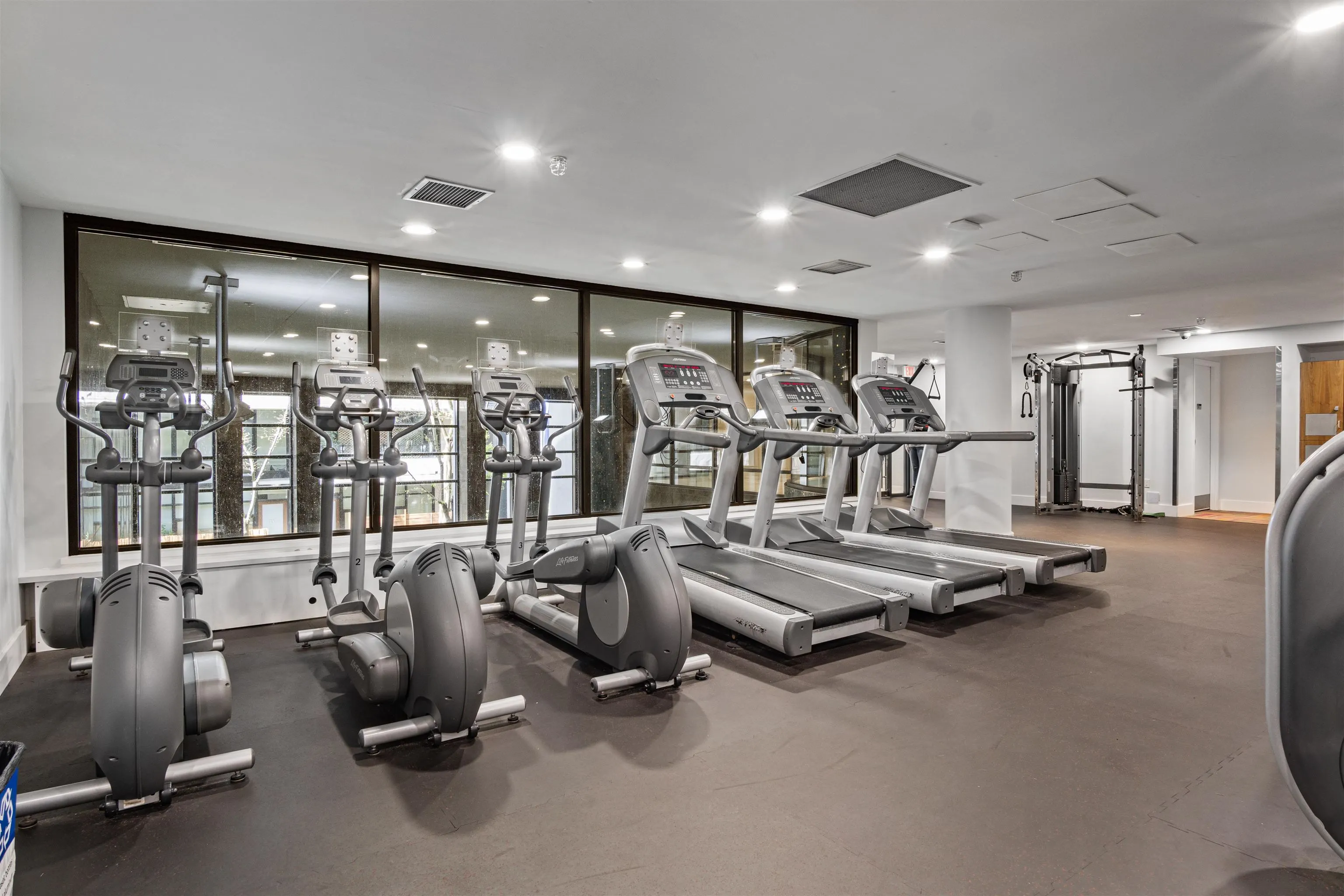 709 77 Walter Hardwick Avenue