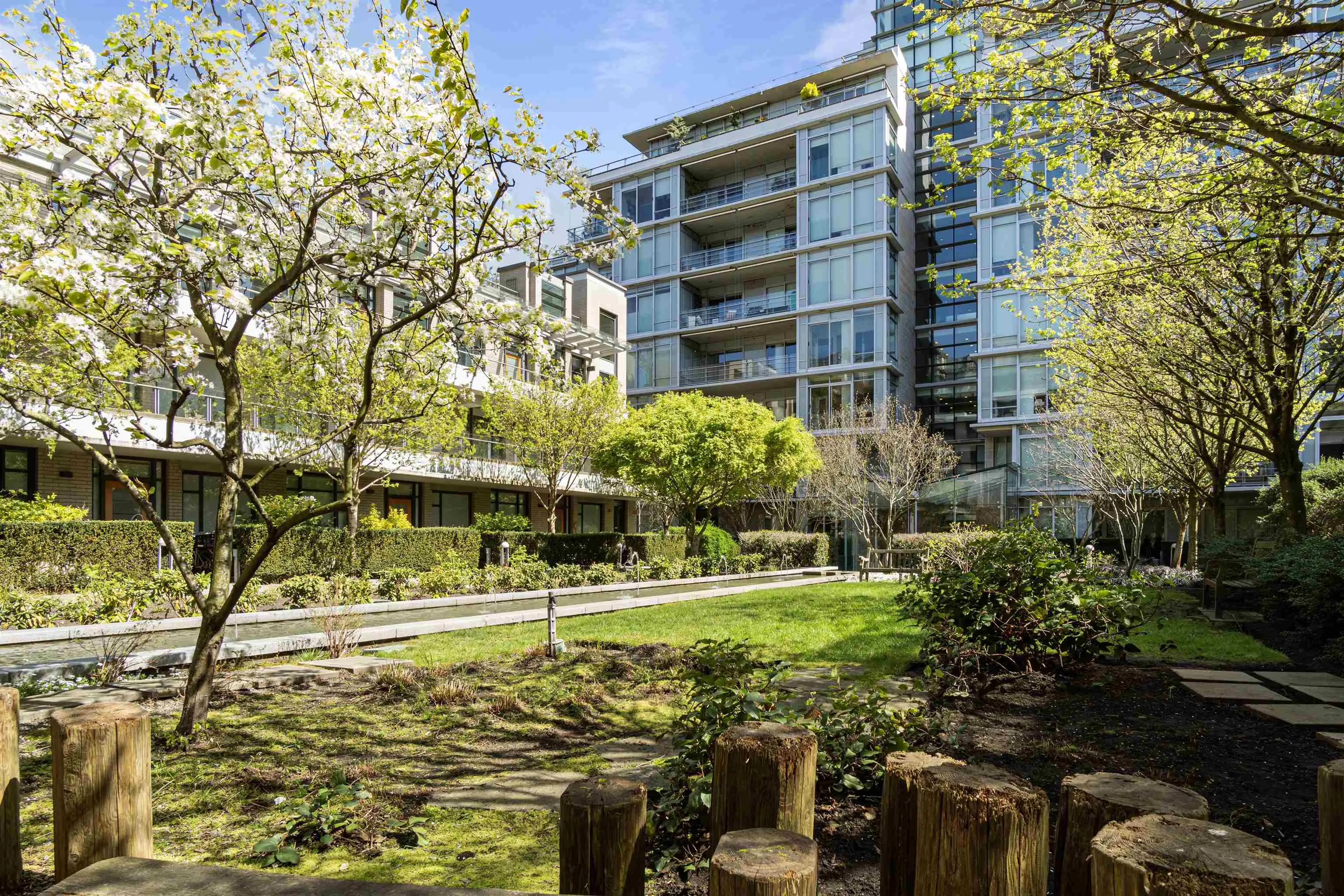 709 77 Walter Hardwick Avenue