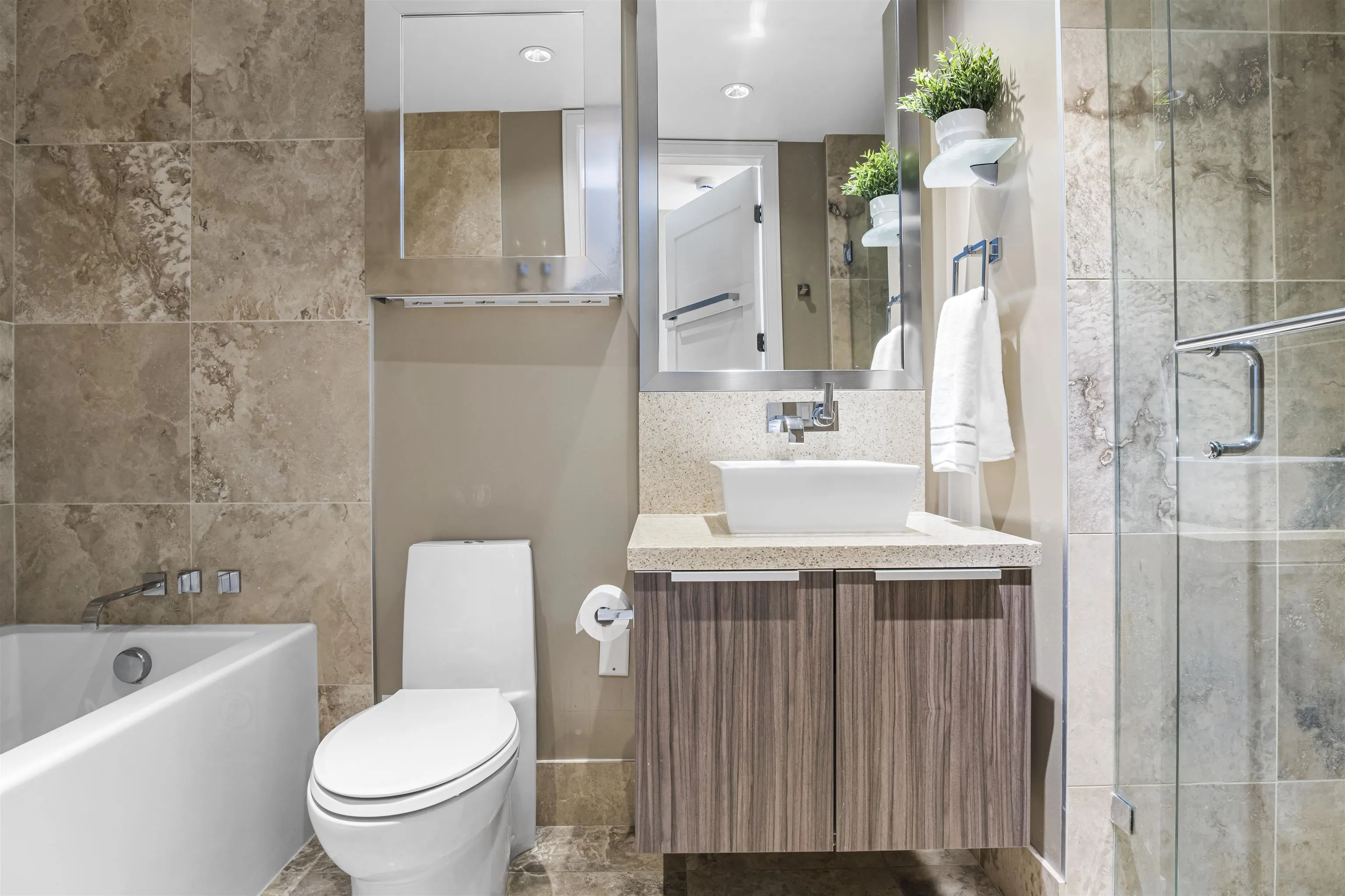 709 77 Walter Hardwick Avenue