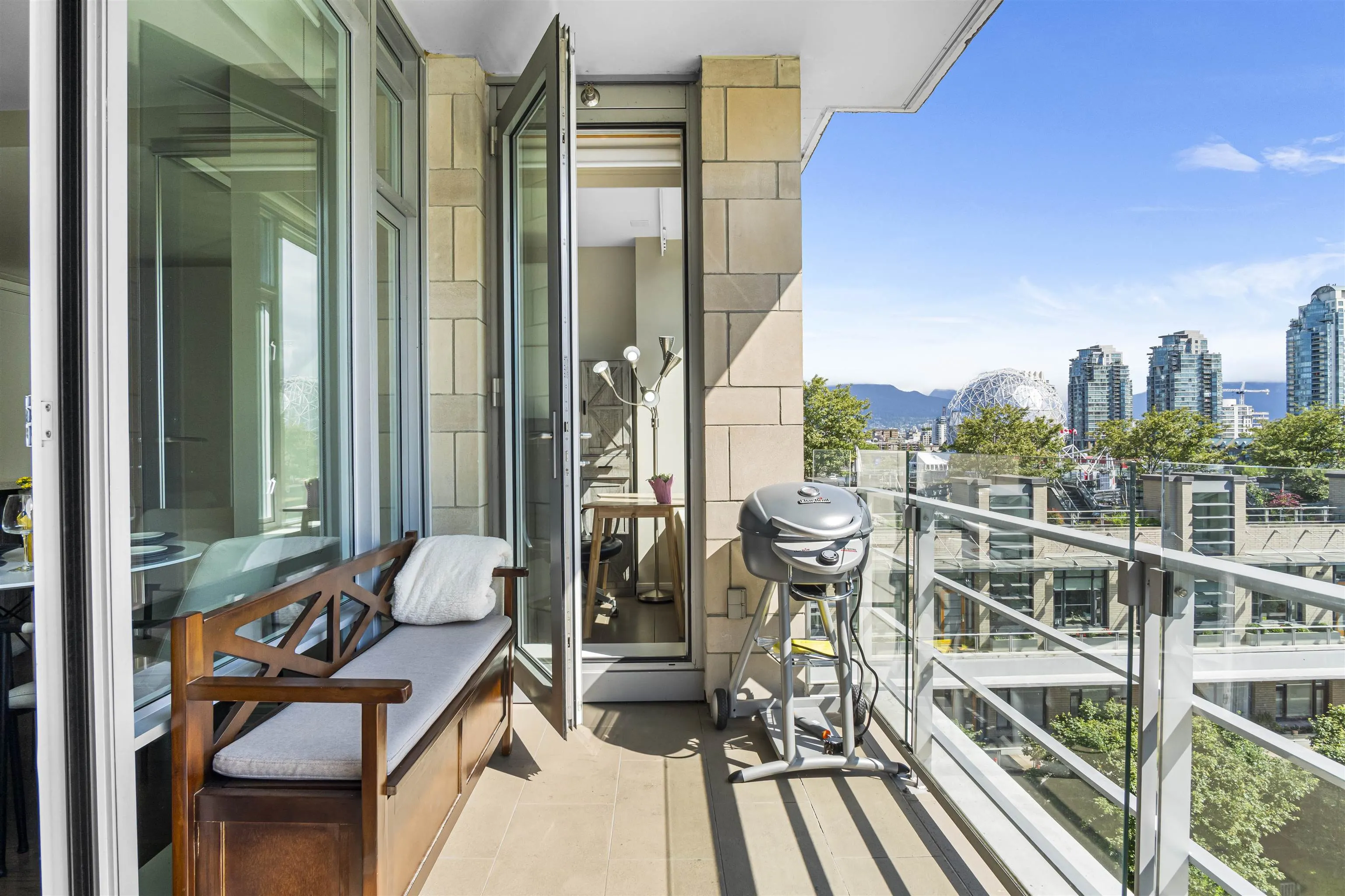 709 77 Walter Hardwick Avenue