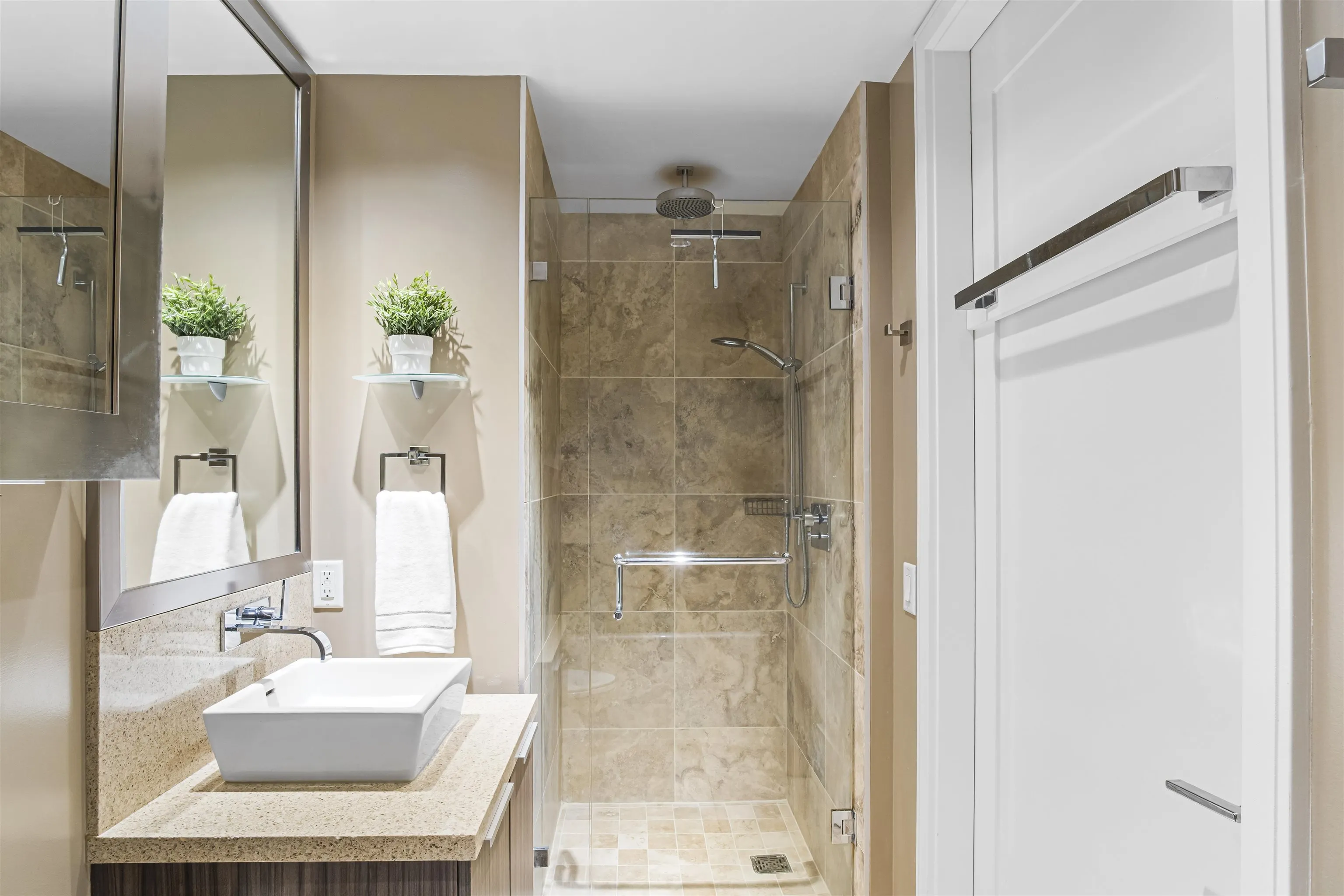 709 77 Walter Hardwick Avenue