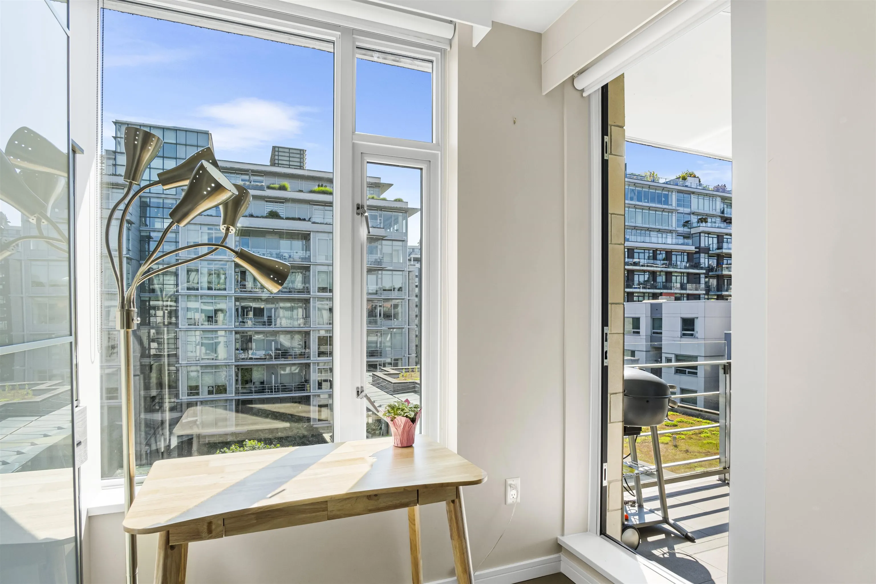 709 77 Walter Hardwick Avenue