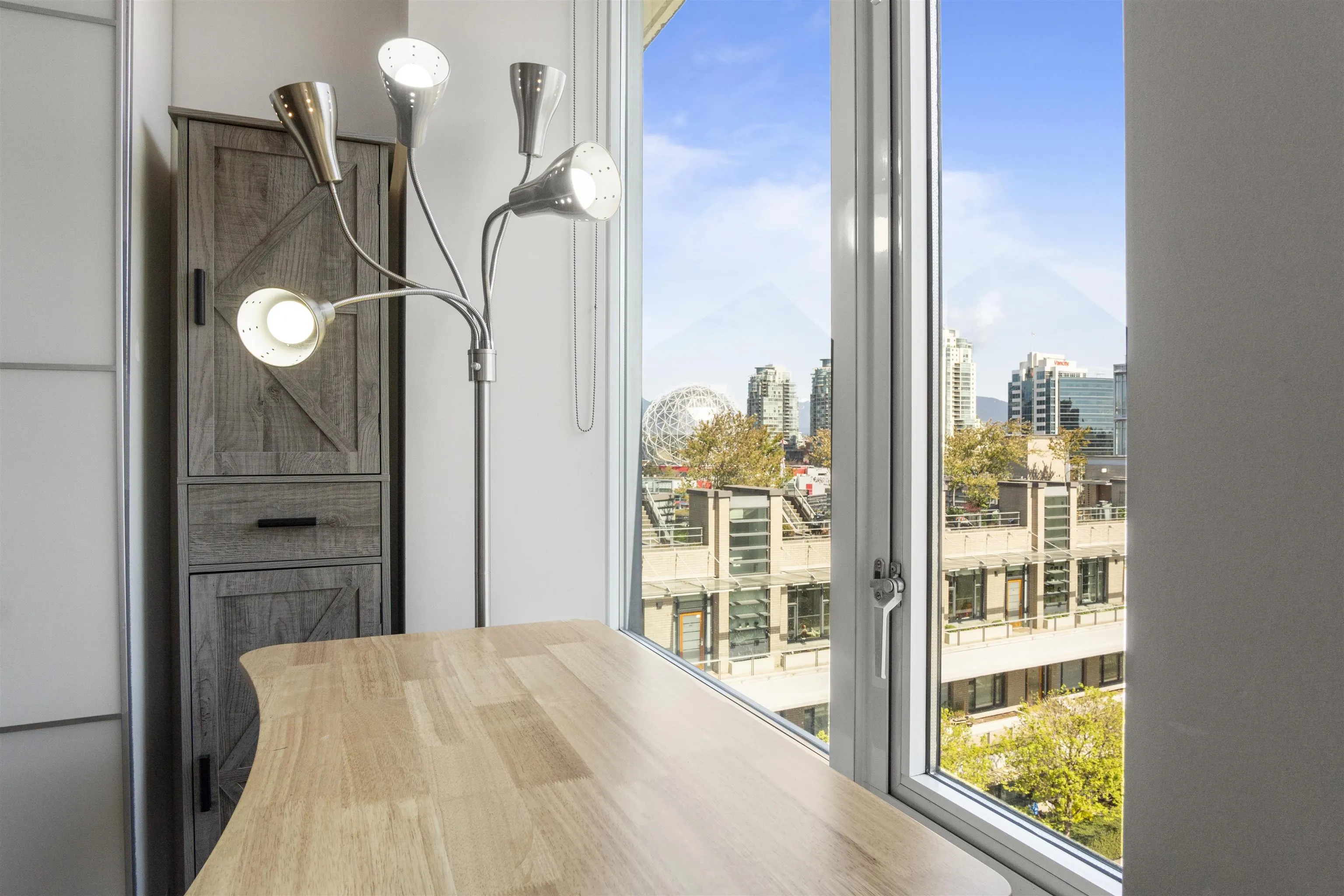 709 77 Walter Hardwick Avenue