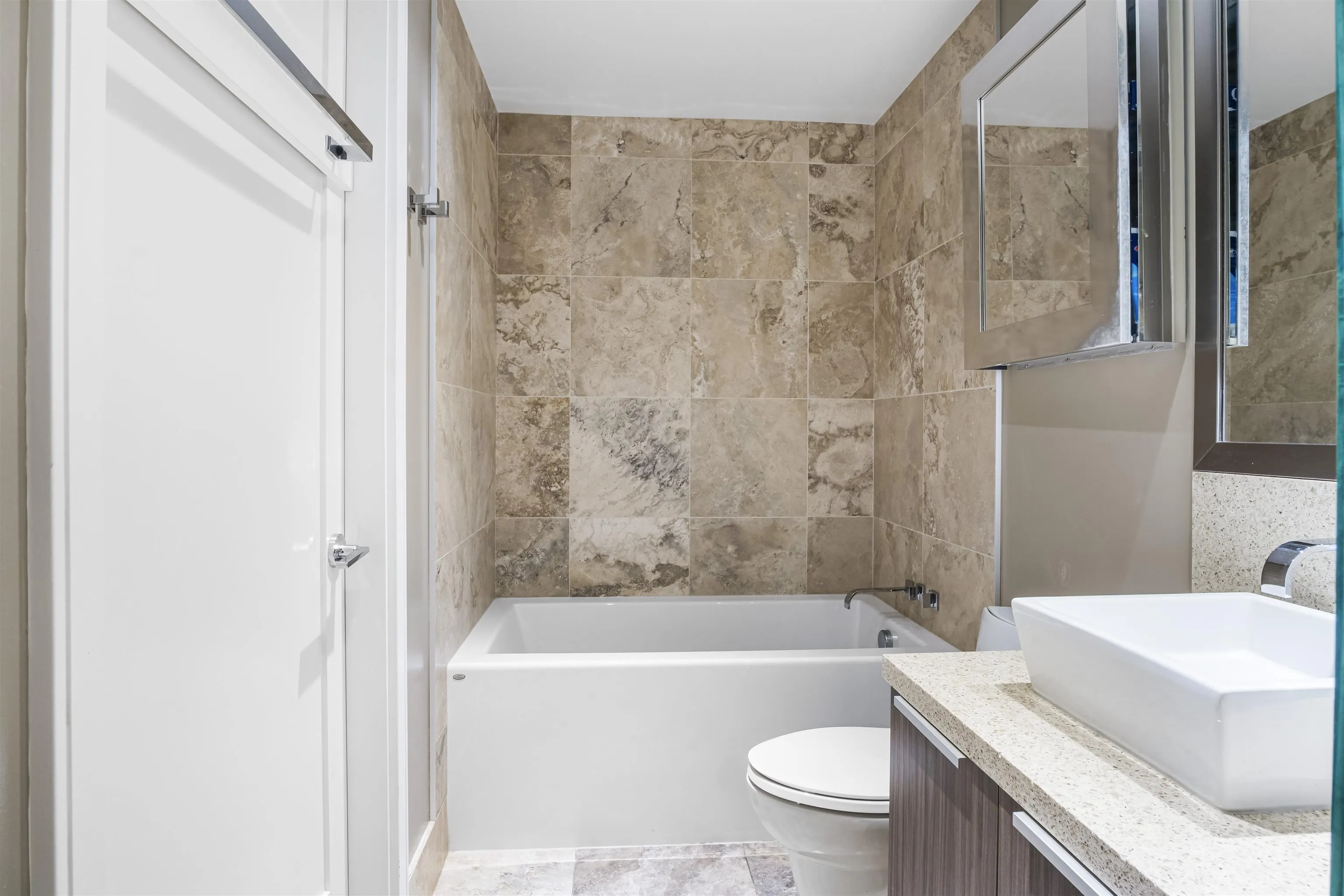 709 77 Walter Hardwick Avenue