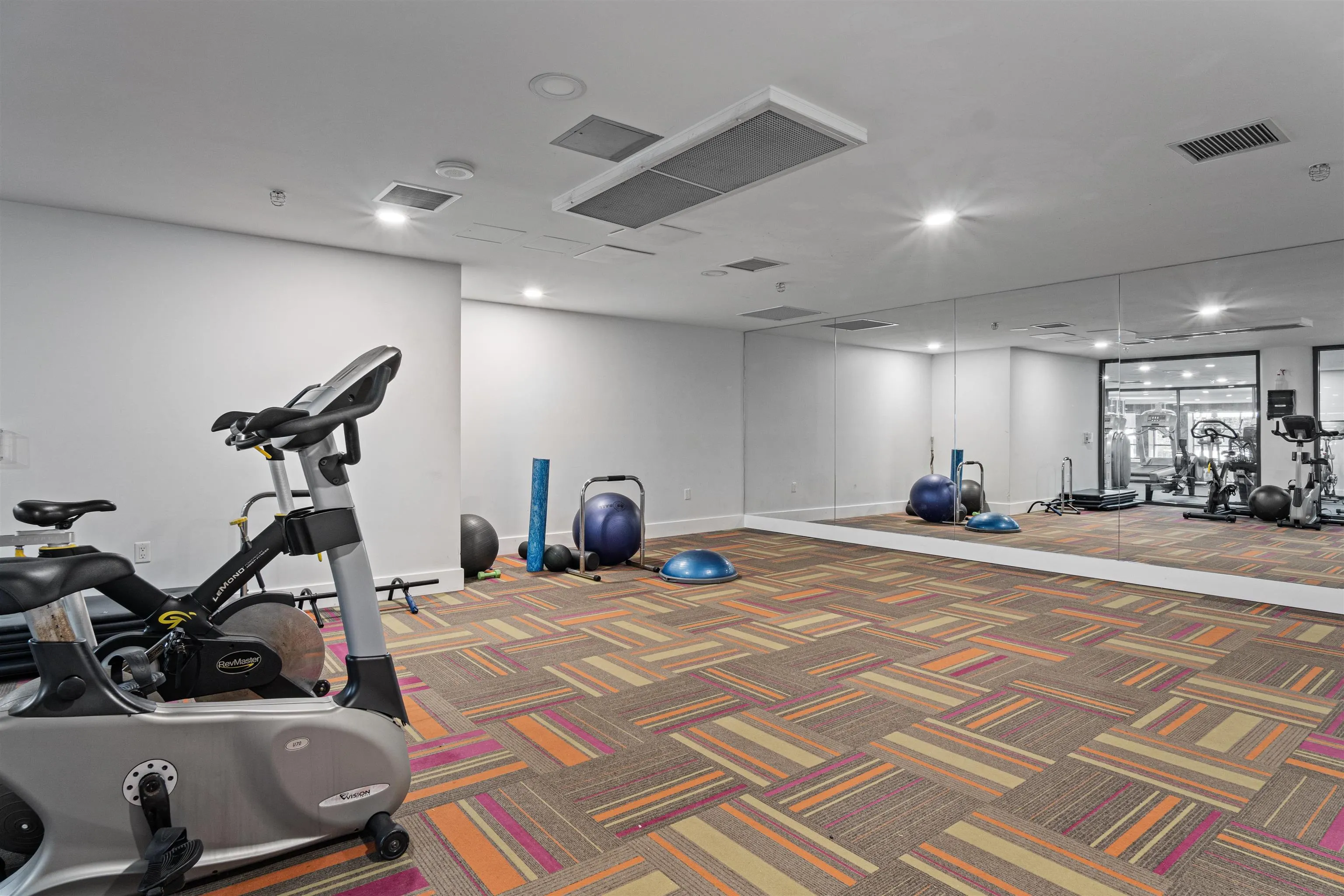 709 77 Walter Hardwick Avenue