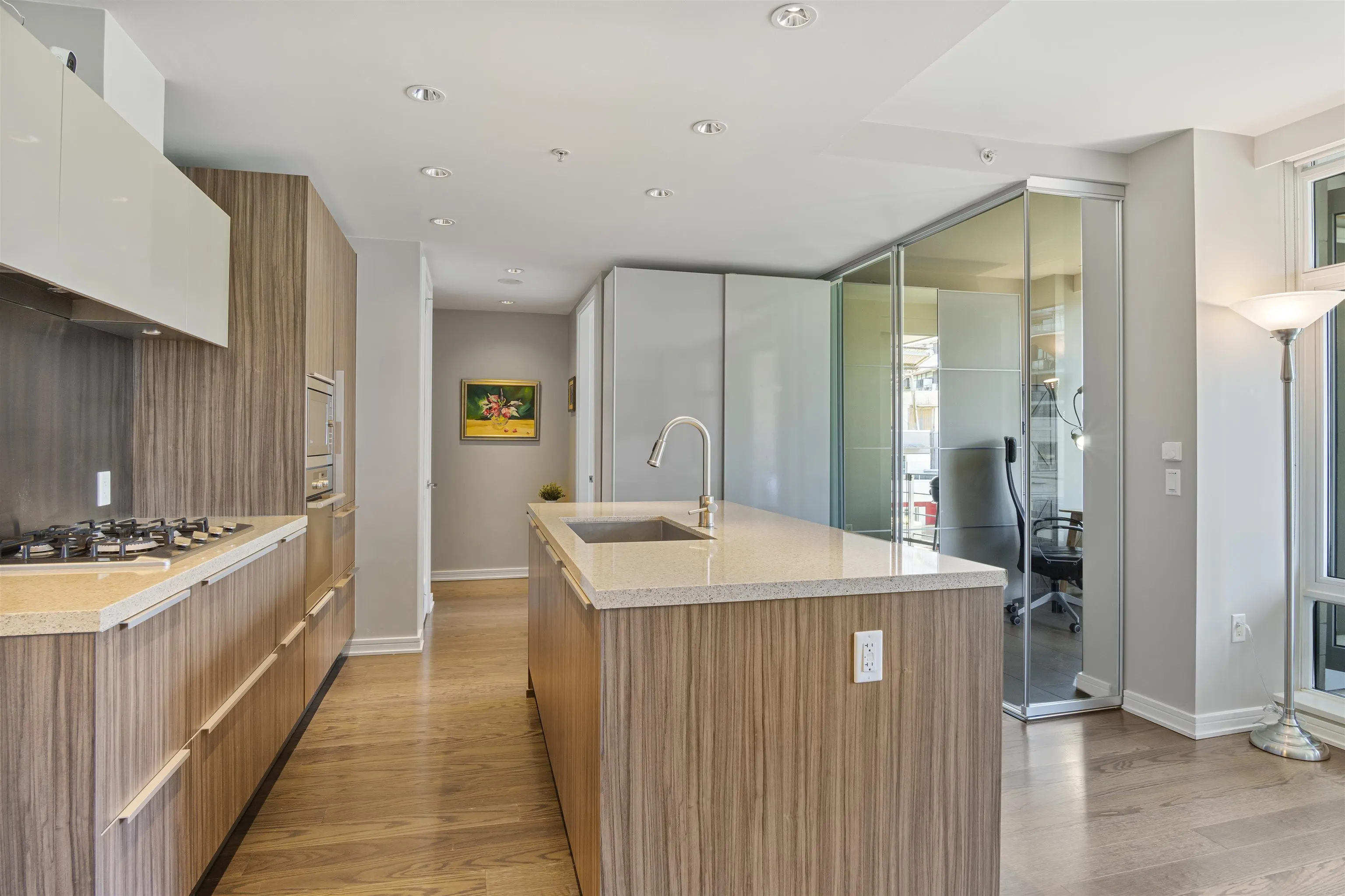 709 77 Walter Hardwick Avenue