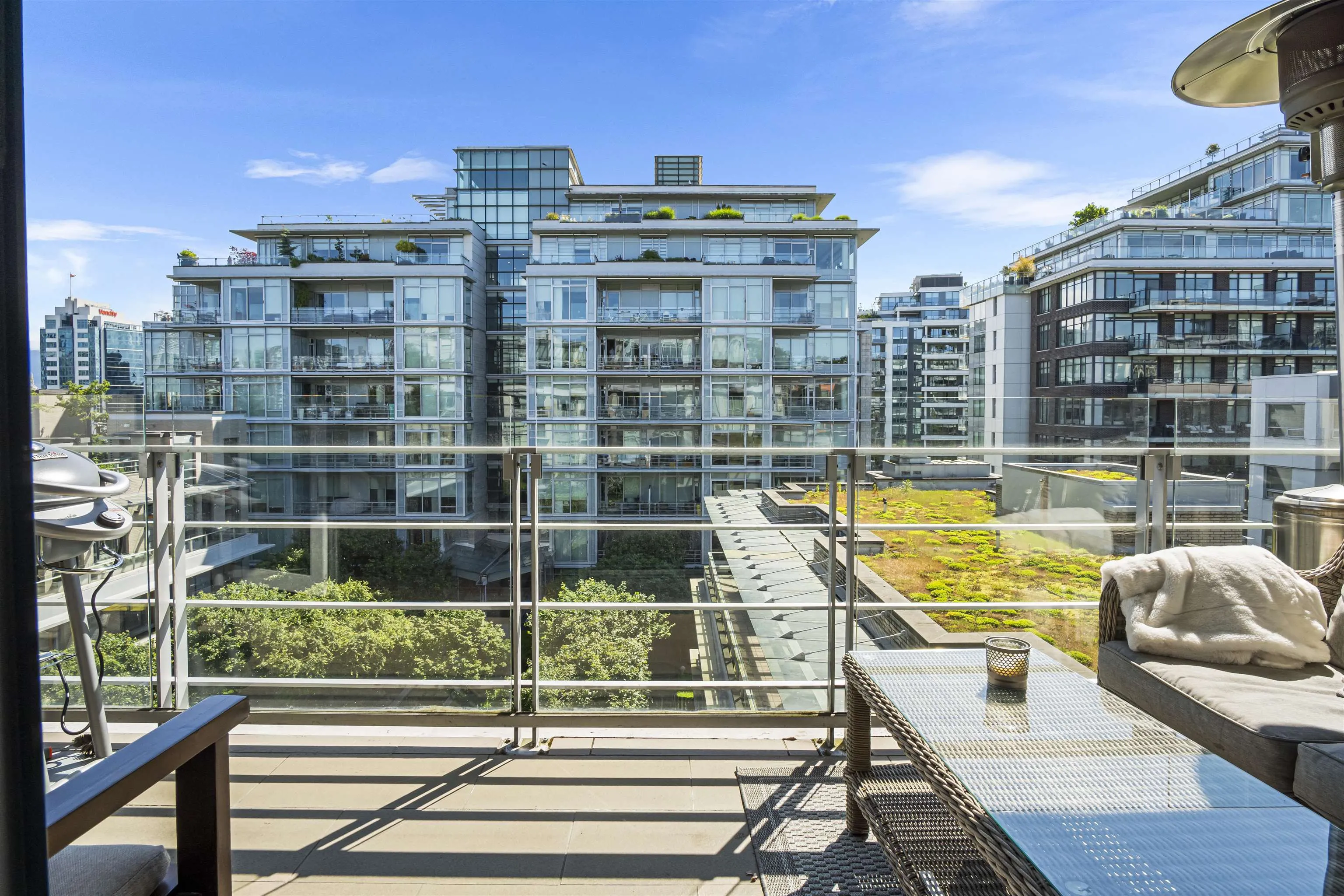 709 77 Walter Hardwick Avenue