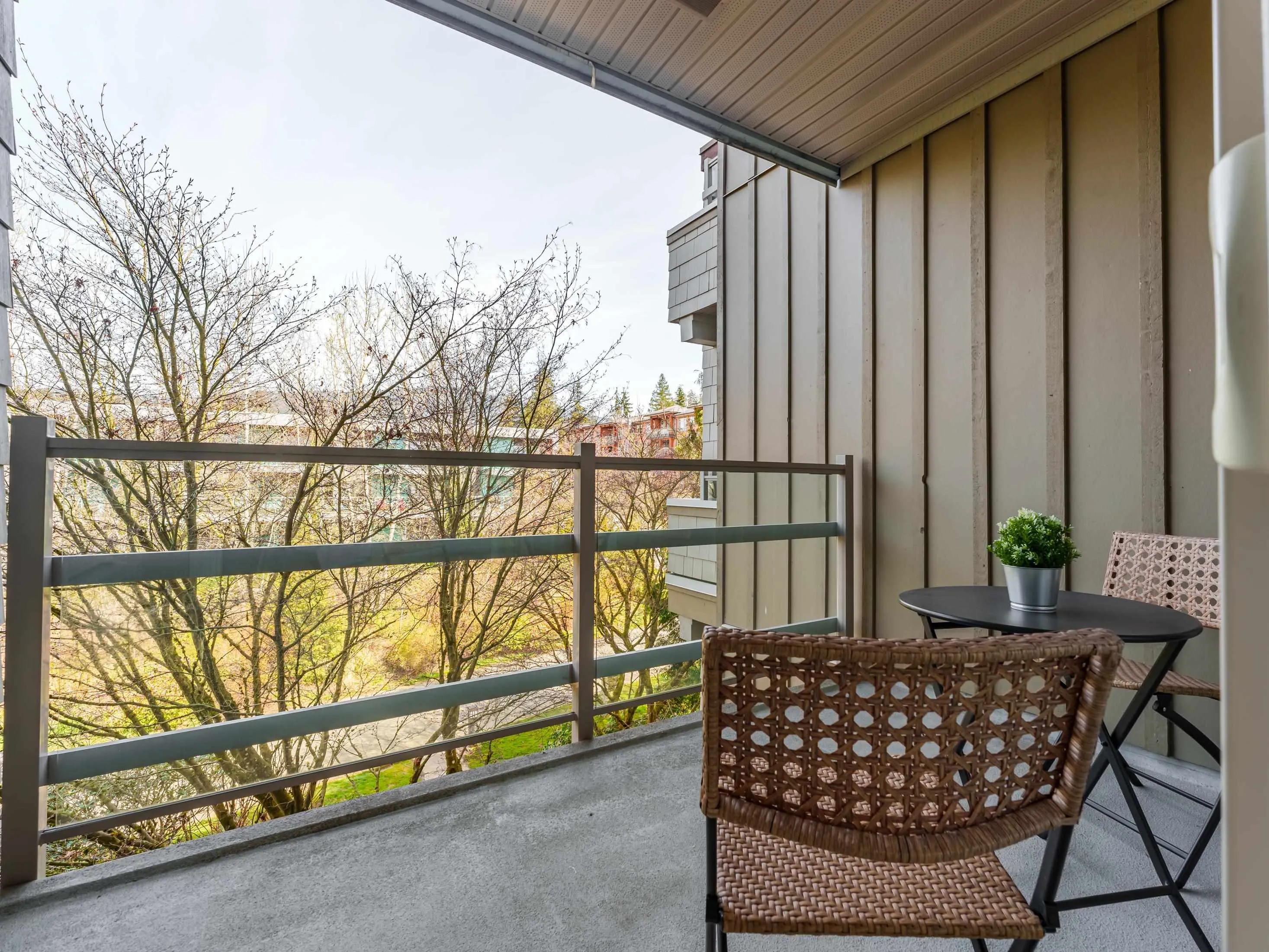 422 580 Raven Woods Drive