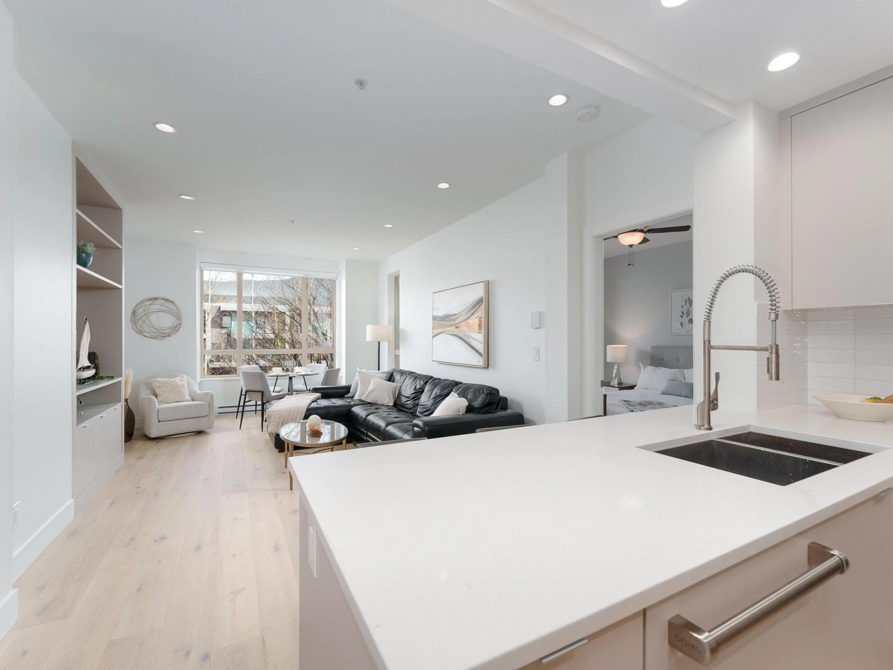 422 580 Raven Woods Drive