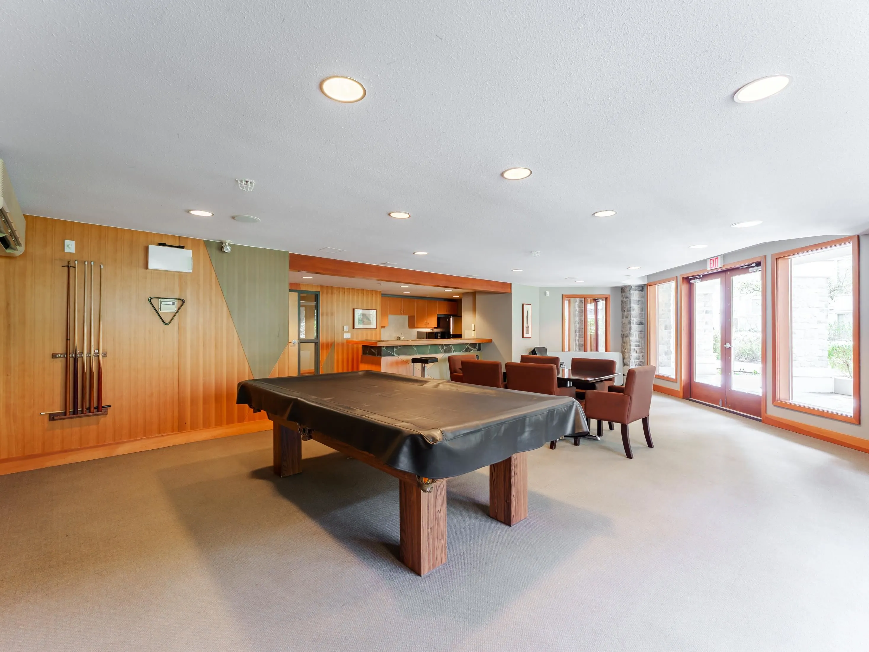 422 580 Raven Woods Drive