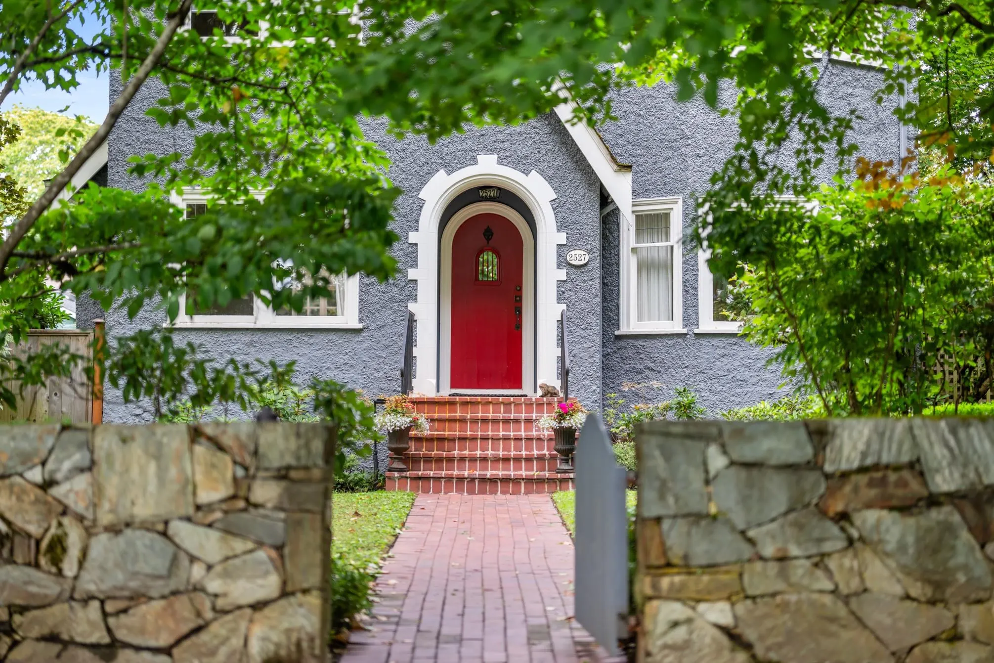 2527 W 37th Avenue