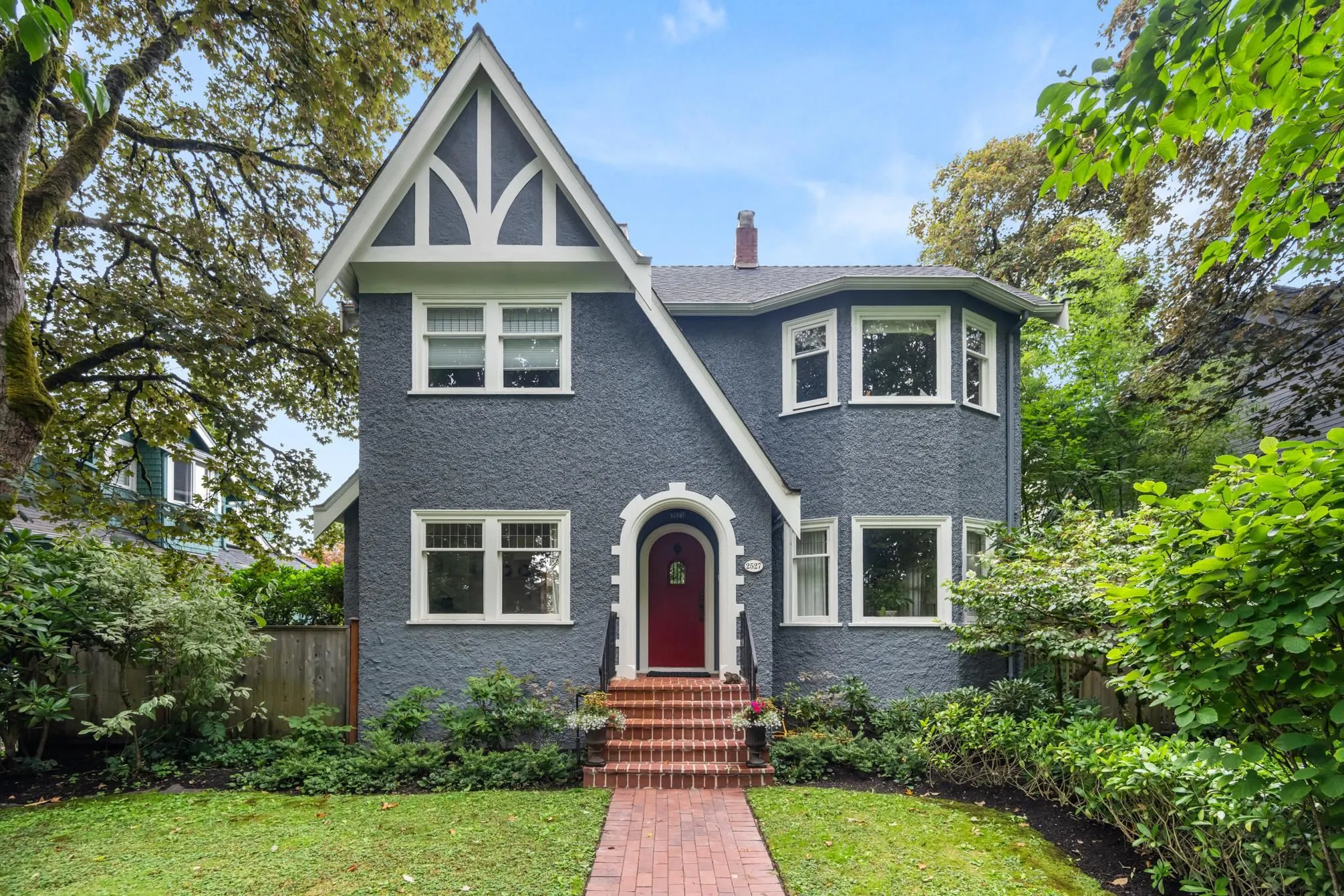 2527 W 37th Avenue