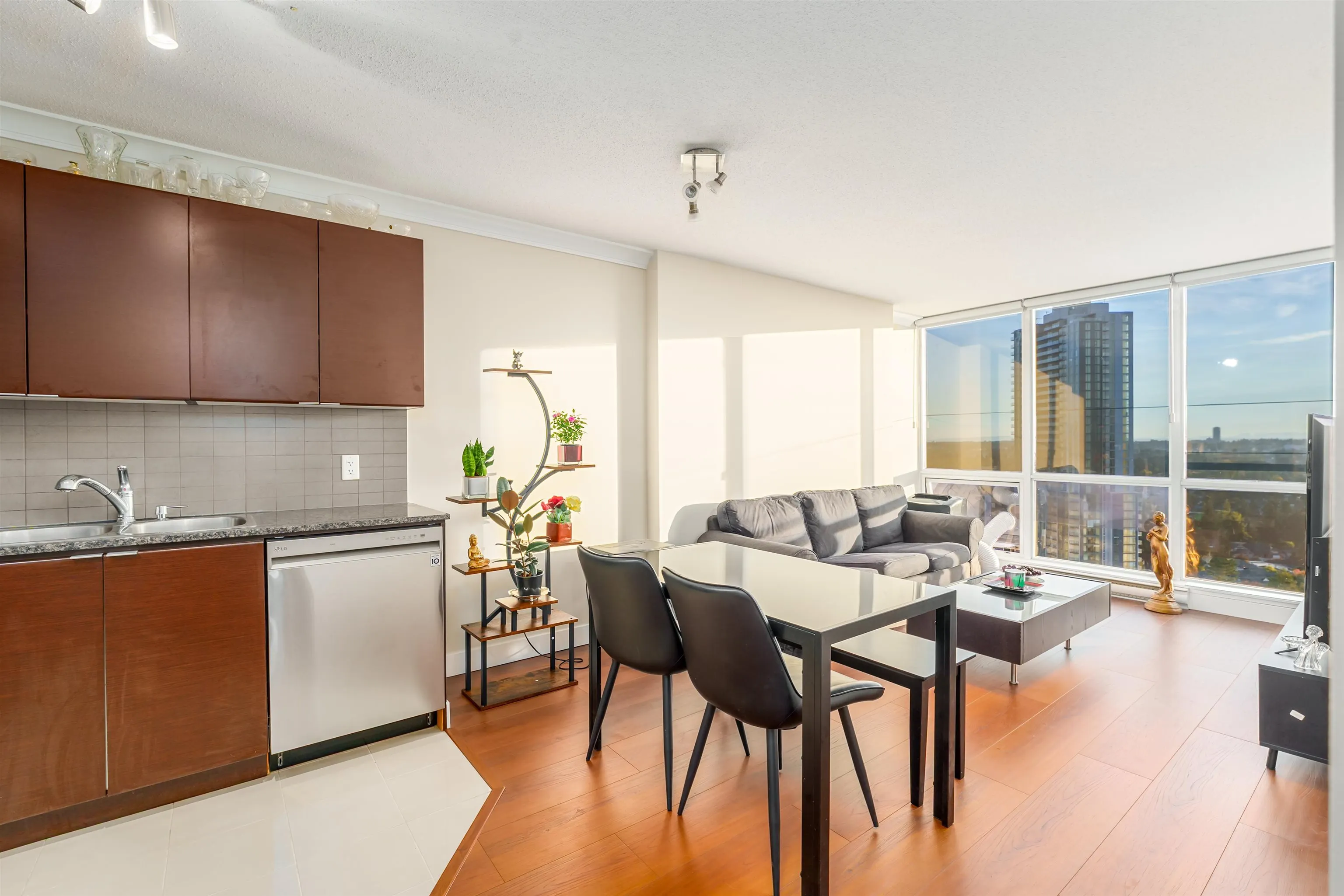 3001 13618 100 Avenue