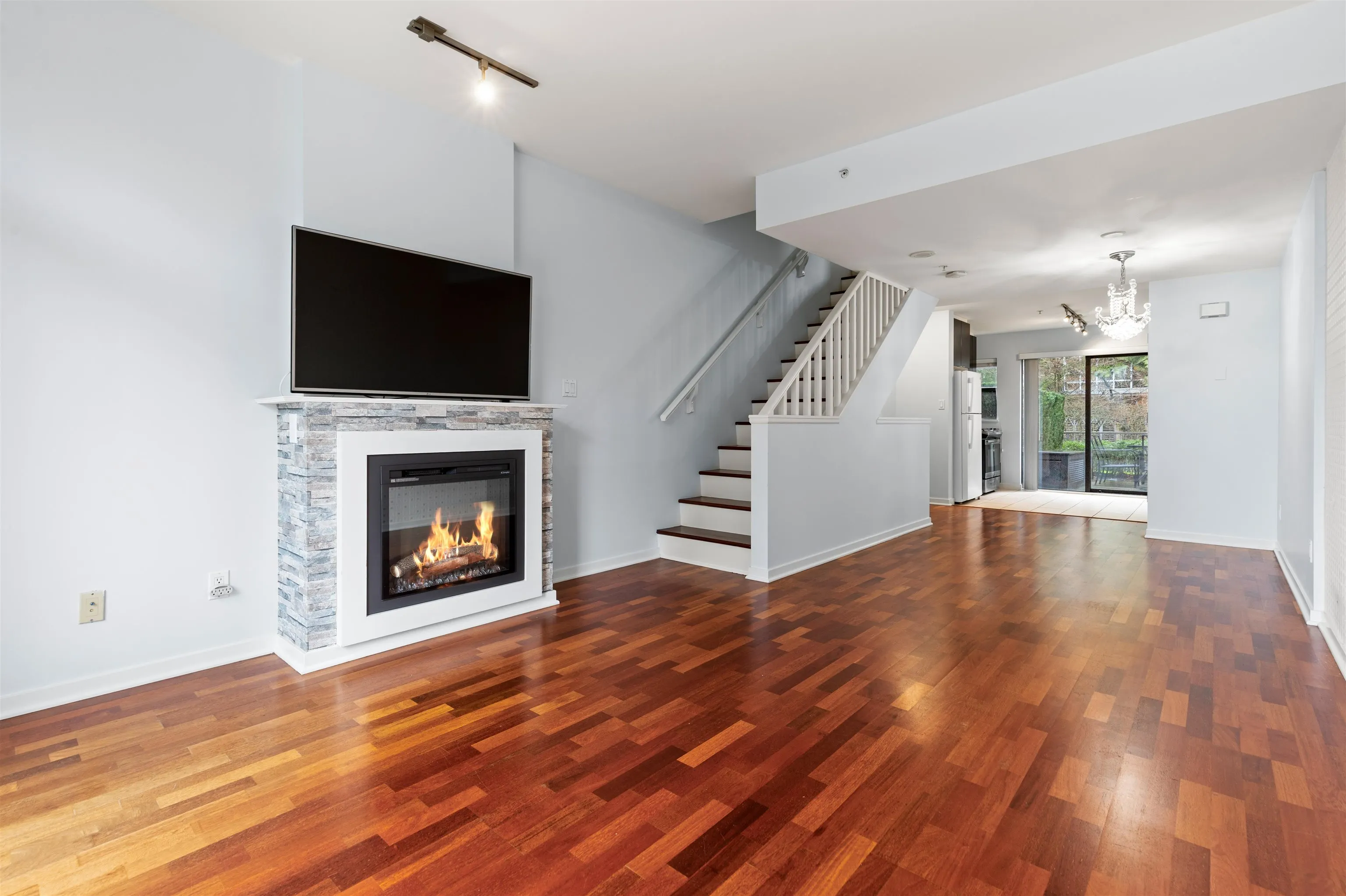 975 Beatty Street
