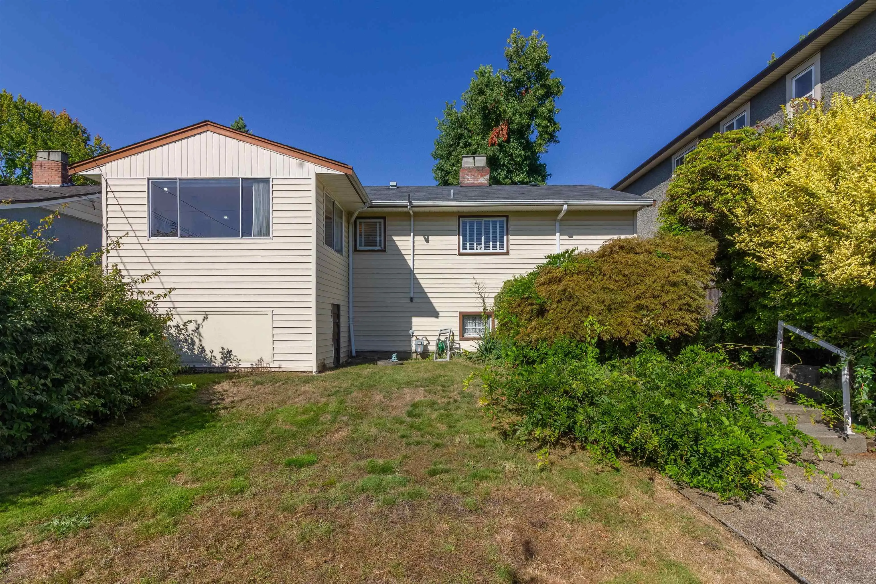 4342 Parker Street