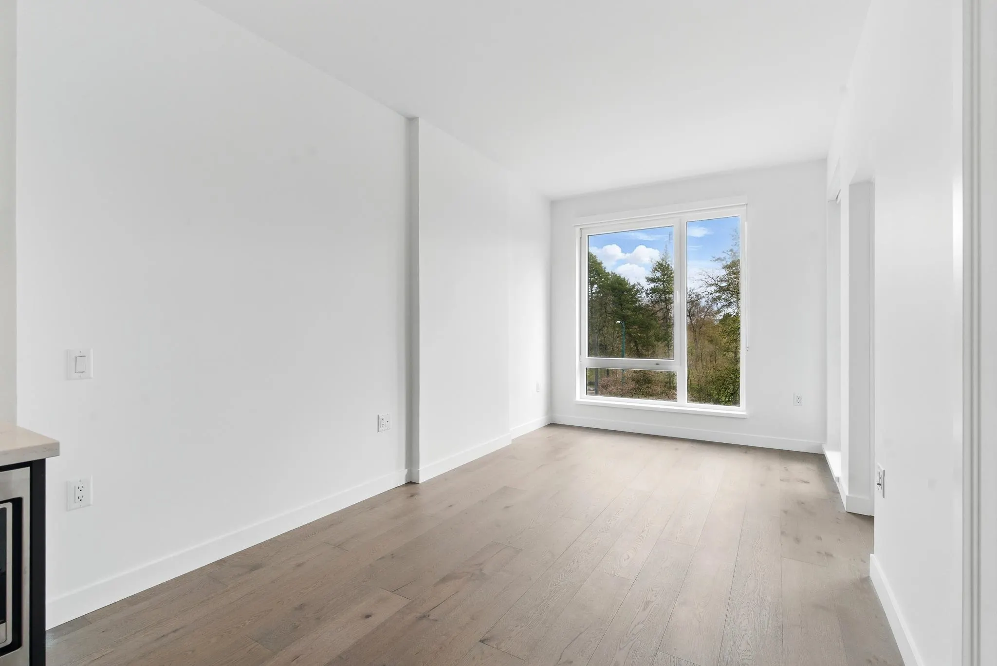 310 6859 Cambie Street