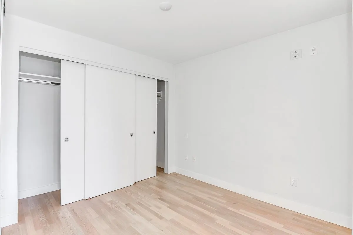 309 4355 W 10th Avenue